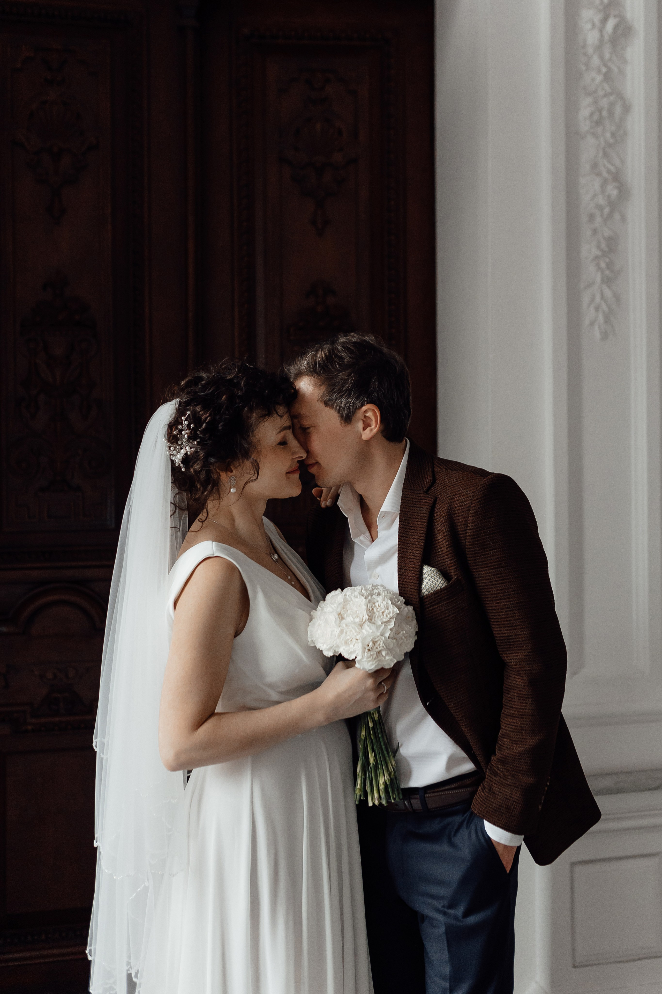 Свадебная фотосессия в Особняке Спиридонова