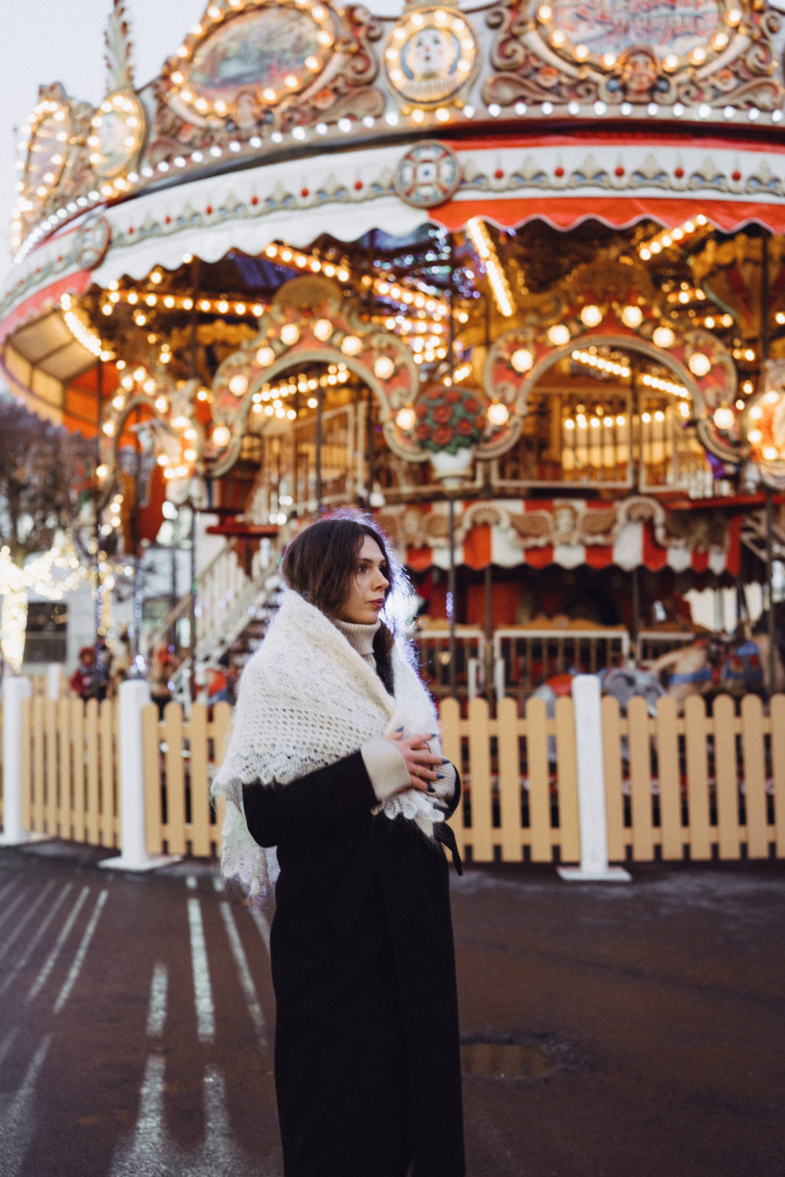 ПРОГУЛКА НА МАНЕЖНОЙ ПЛОЩАДИ ДЛЯ ДЕВУШКИ ПЕРЕД НОВЫМ ГОДОМ (НОВОГОДНЯЯ ФОТОСЕССИИЯ НА МАНЕЖНОЙ ПЛОЩАДИ). Профессиональный фотограф, Санкт-Петербург — Виктория Богомолова