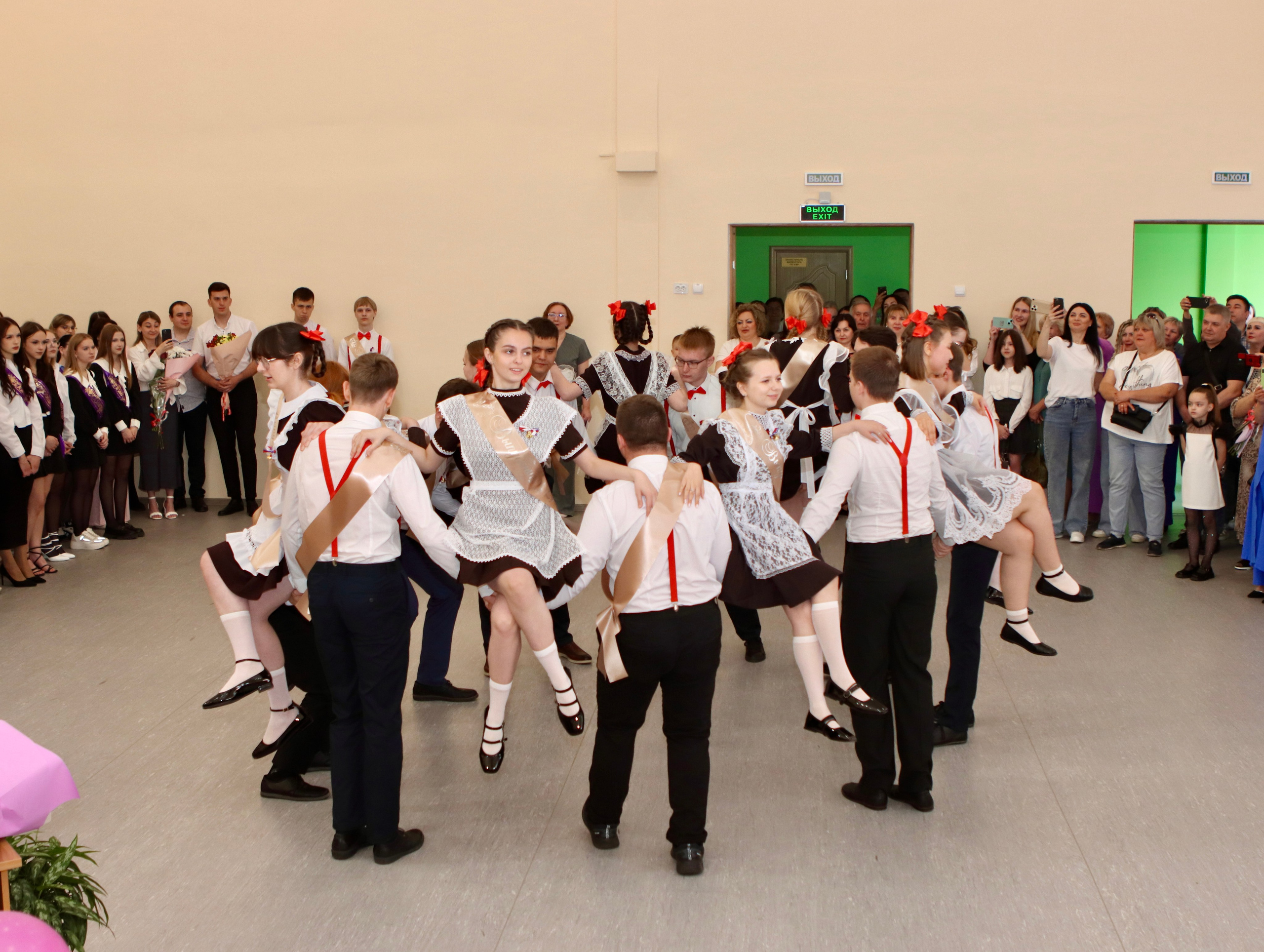 Школьный выпускной. Фотограф в Курске Смирнов Евгений