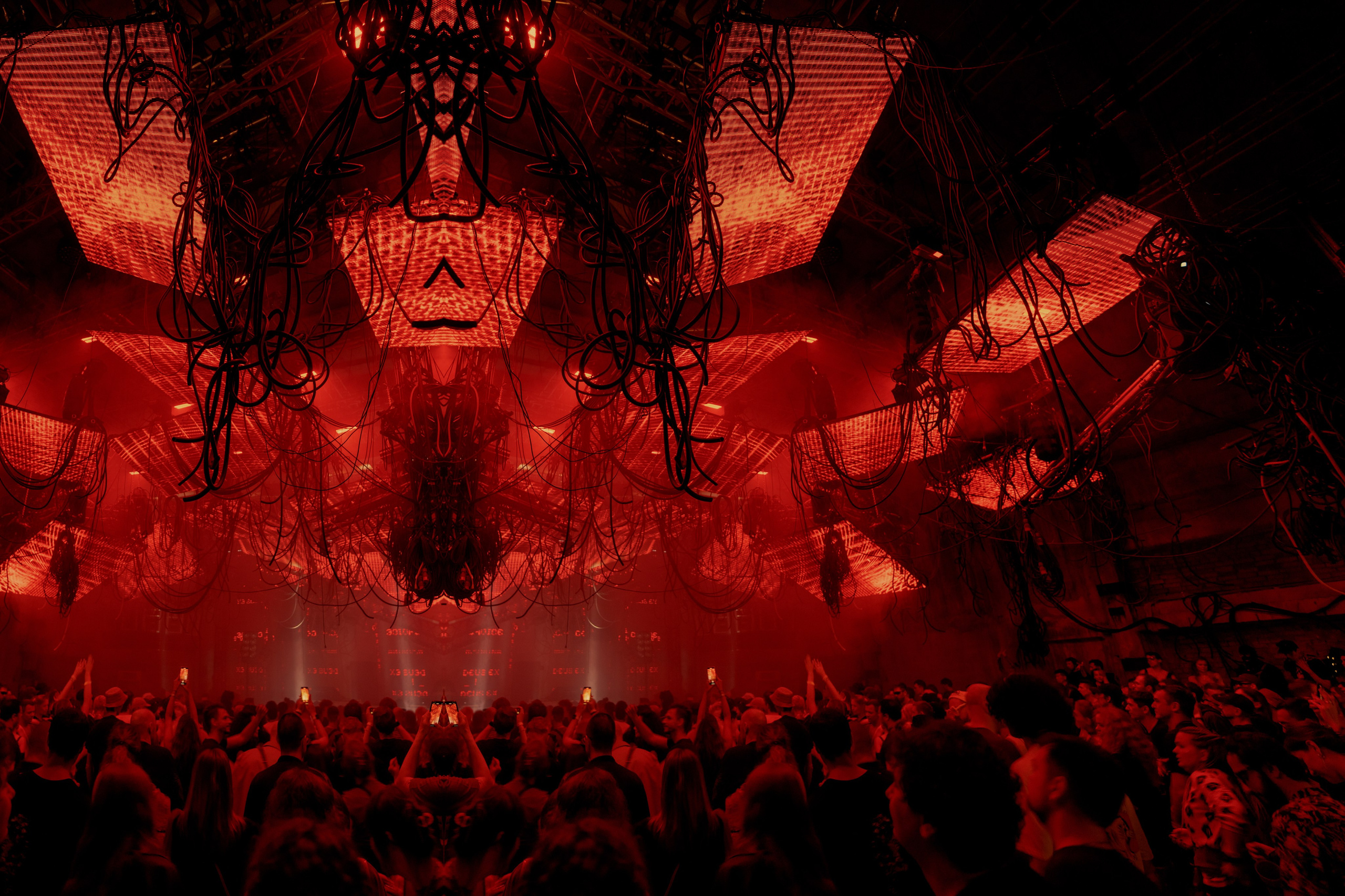 Outline 2024. @tomrus: Рустам Шагиморданов — фотограф