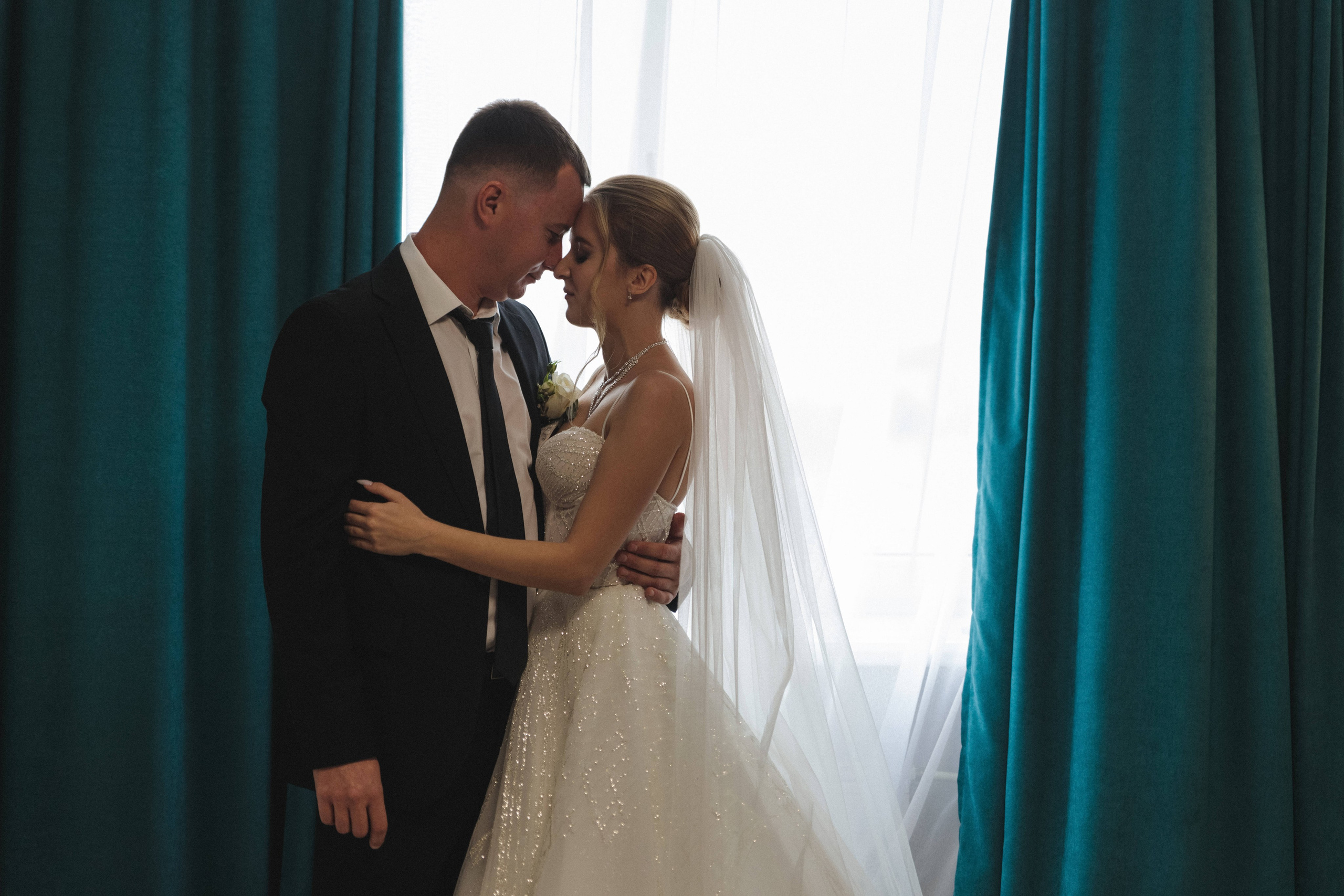 Ирина и Денис. Свадебный фотограф Мироманов Николай в Крыму