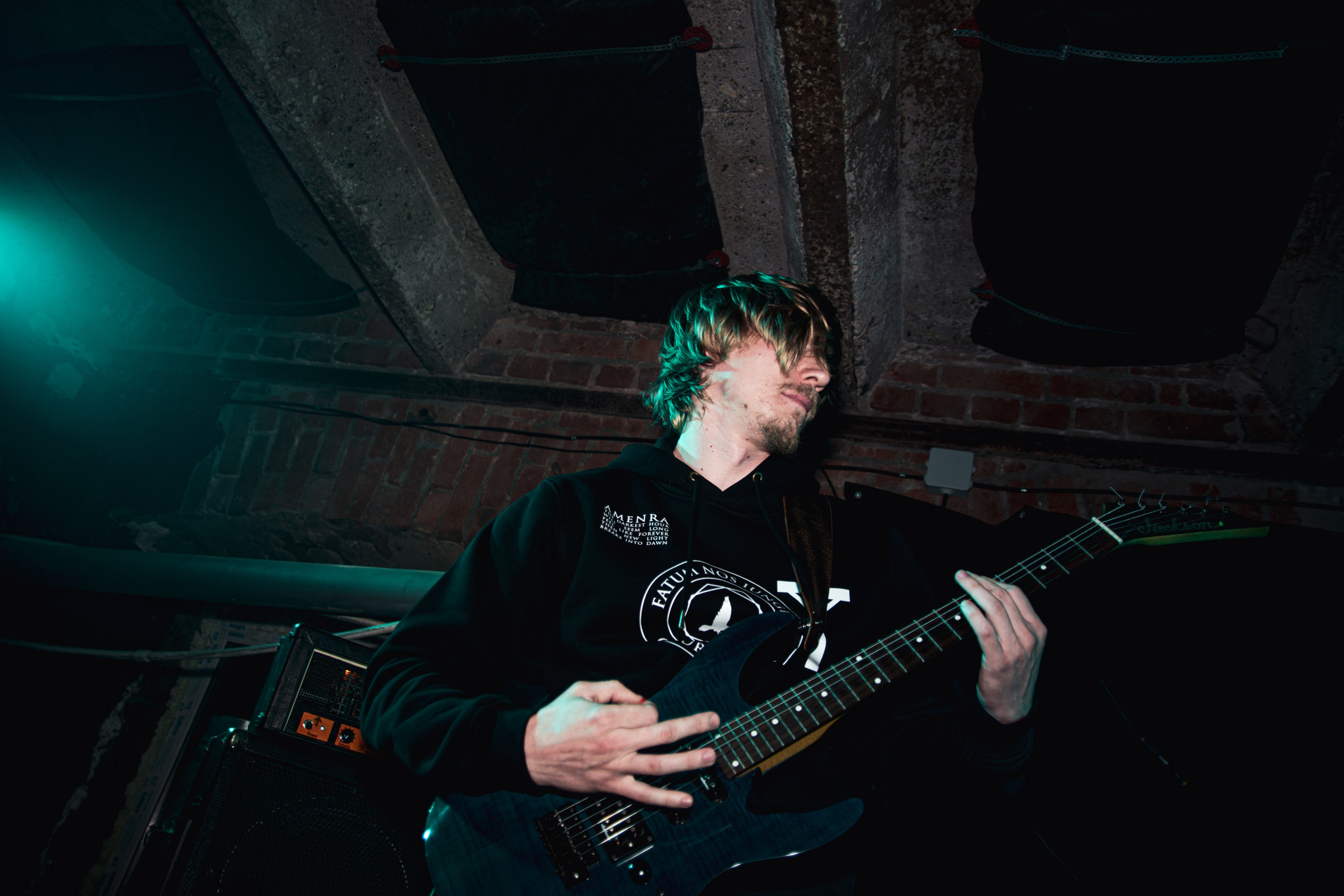 Laugar & Шумы Штормовых Широт & Пожары На Дальнем Севере 11.10.2025. Репортажный фотограф в Москве Legiodot