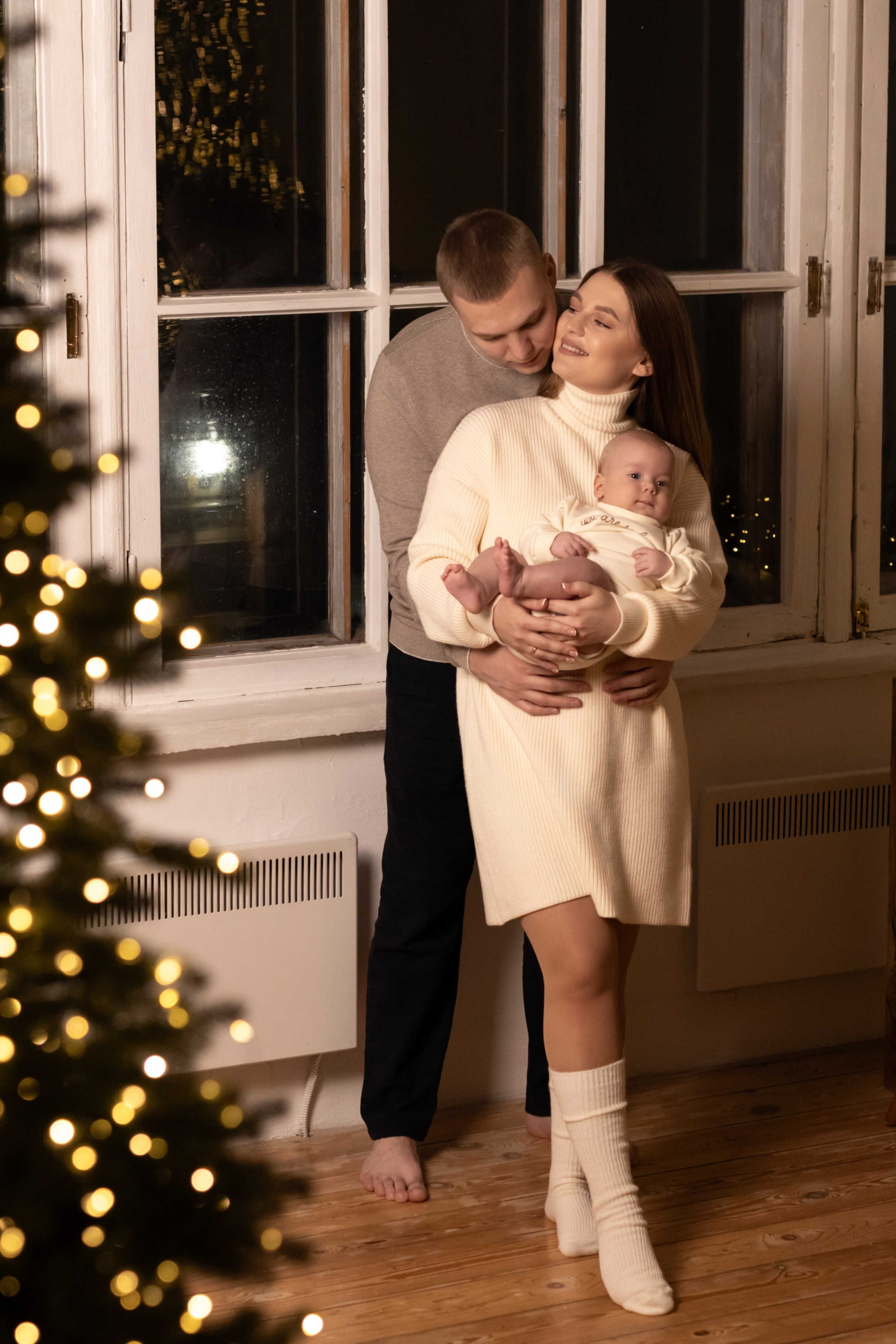 Семья с малышом (вечерная студийная). Семейный и детский фотограф в Краснодаре Элона Литвинова