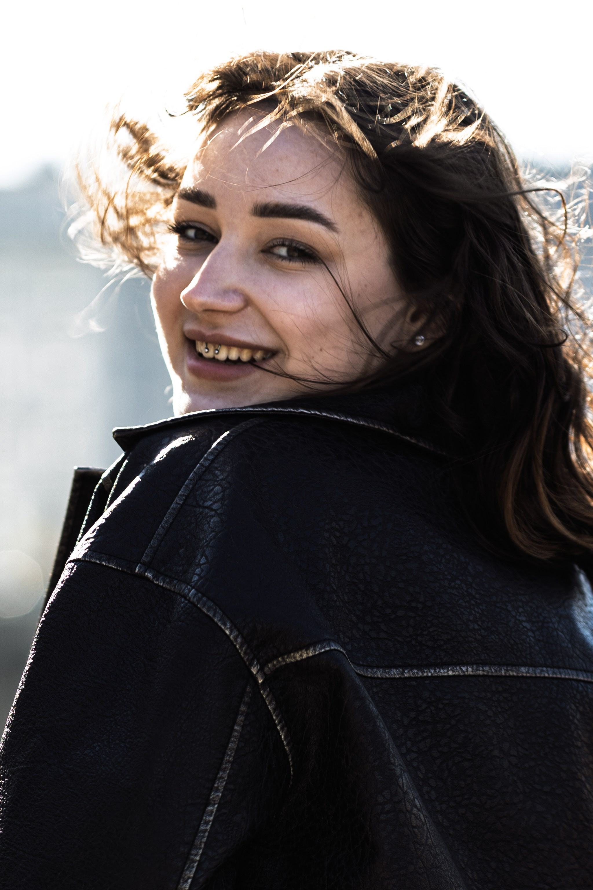 Анна и ветер. Фотограф Александр в Санкт-Петербурге