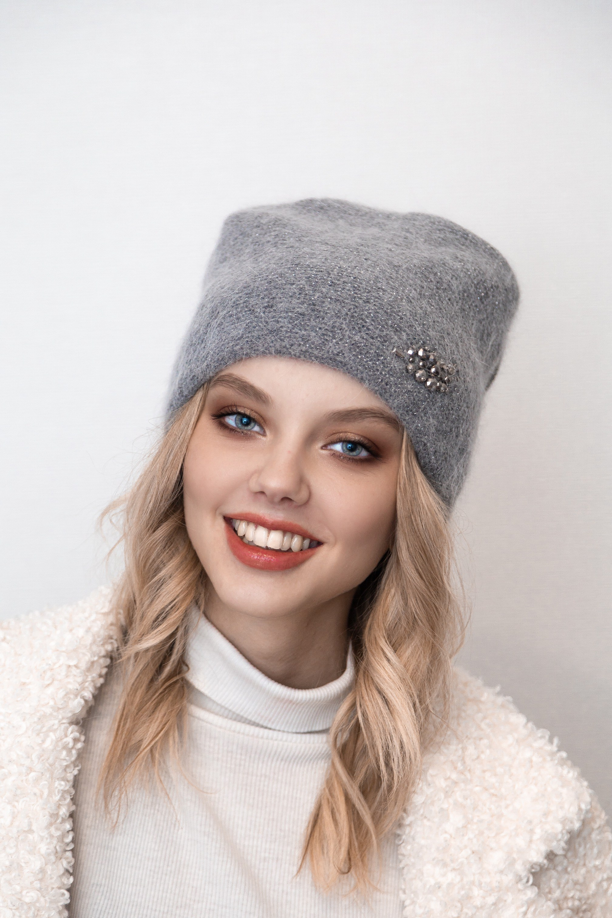 Шапки. Фотограф Екатеринбург. Фотосессии для маркеплейсов