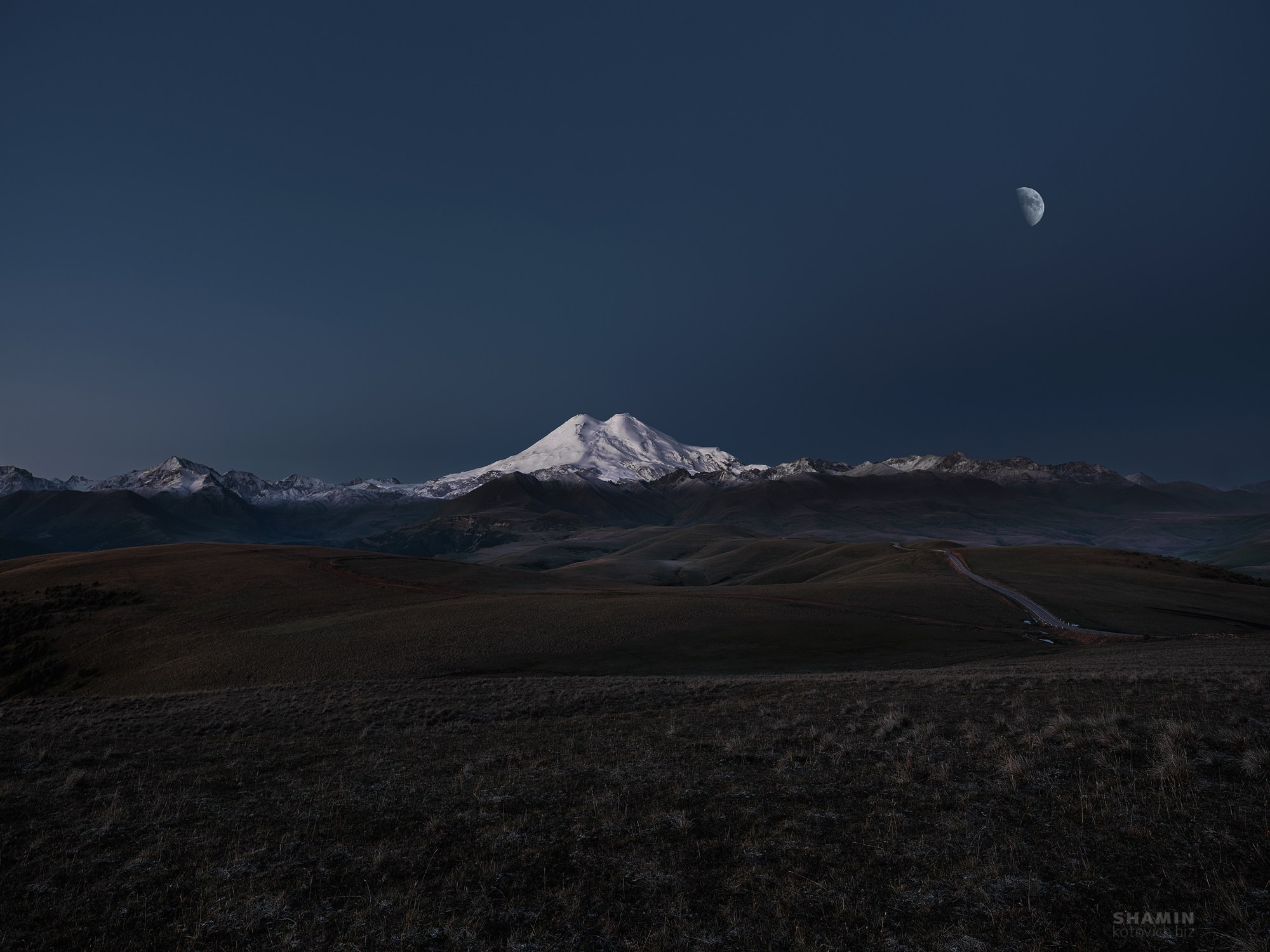 Пейзажи Кавказа: Домбай, Эльбрус, Кисловодск, Минеральные Воды, горы и ледники. Ночной и арт-пейзаж, светопись и атмосфера Кавказа. Фотограф Константин Шамин