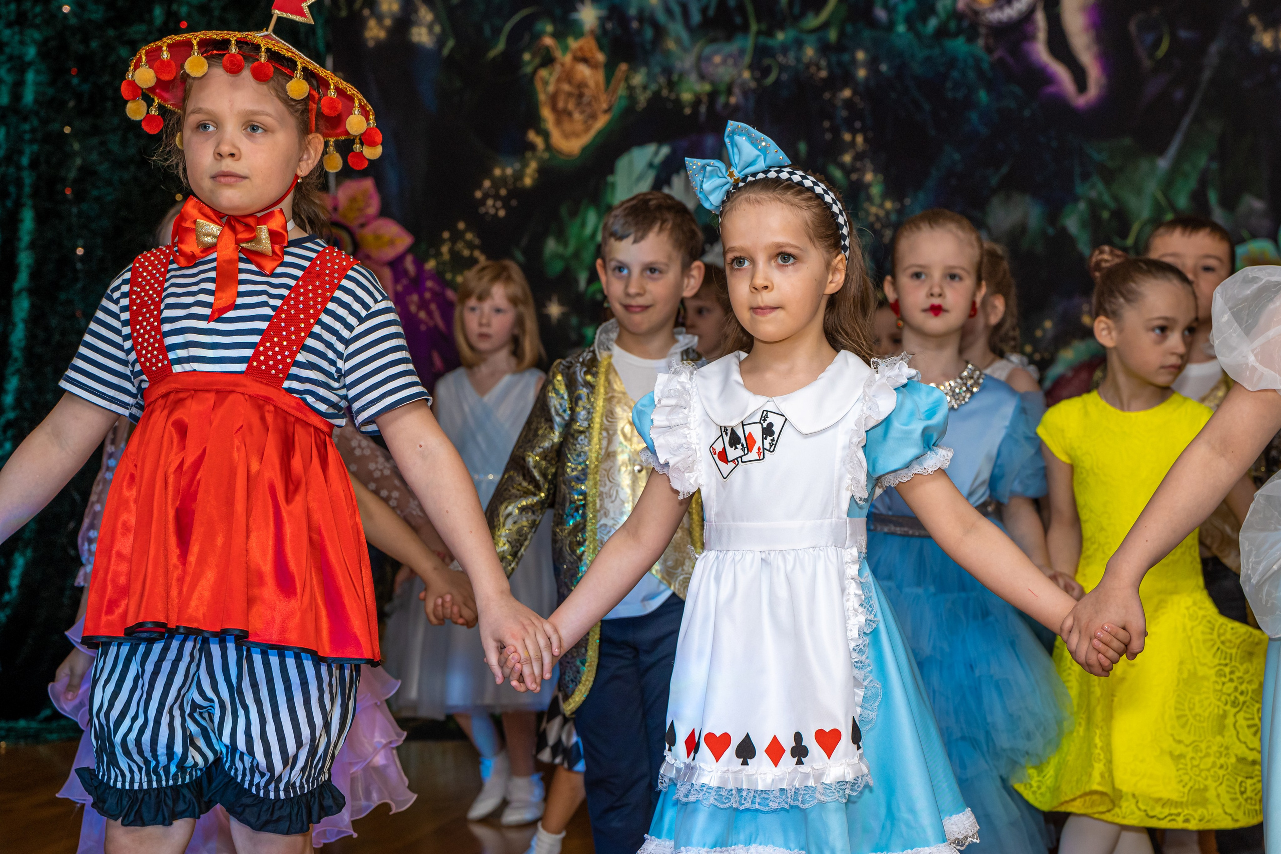 Фотосъемка детского выступления «Алиса в стране чудес». Ирина Носова - семейный и детский фотограф