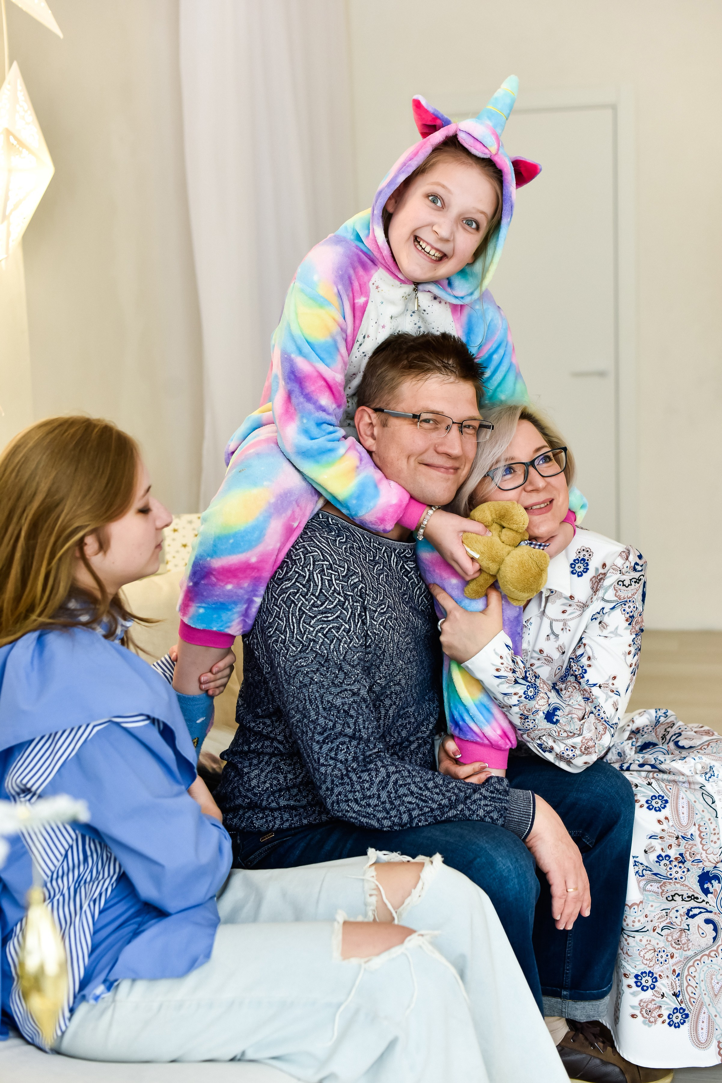 Семья Александра и его девочек)