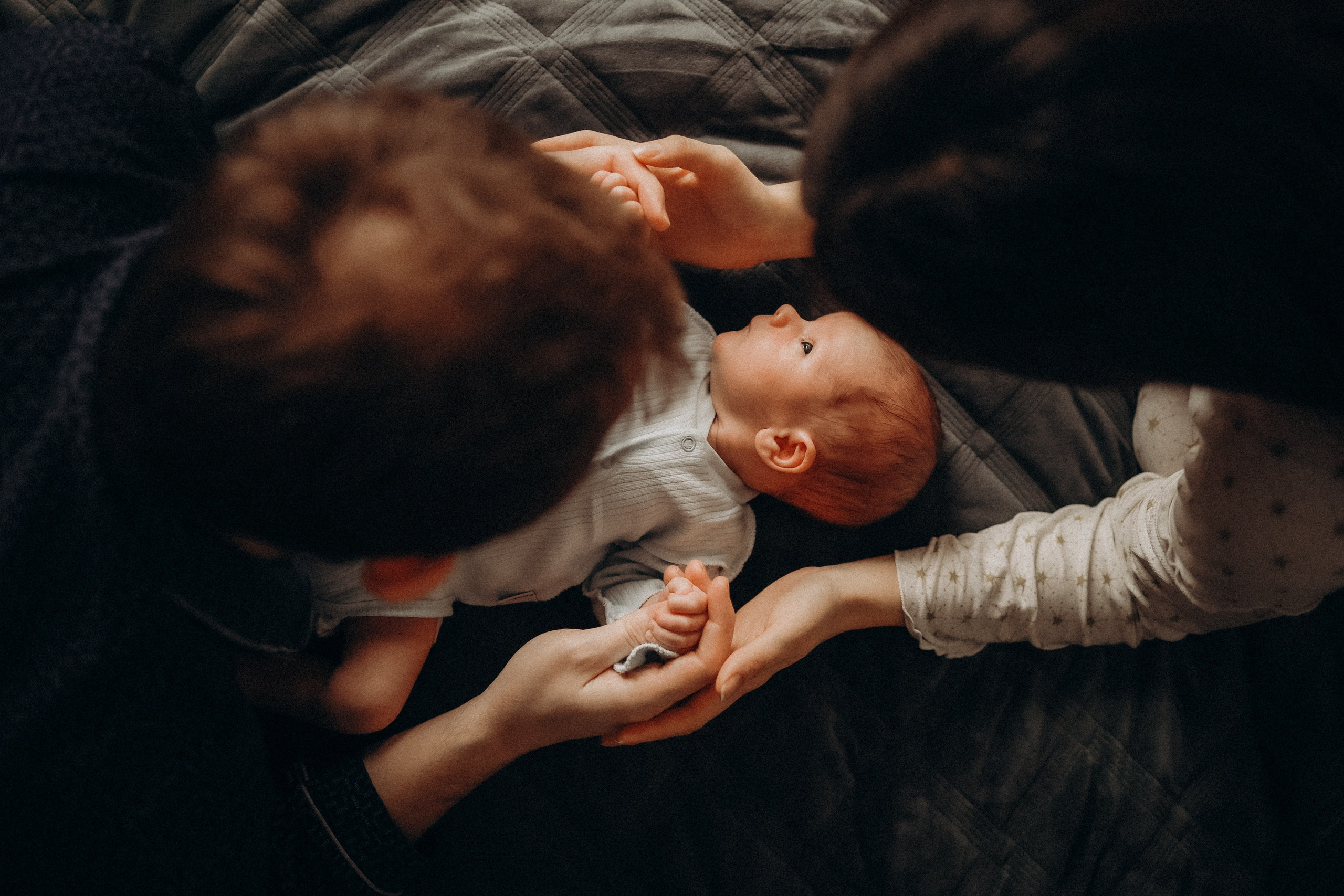 Семейная домашняя фотосессия новорожденного. Семейный фотограф в Москве и Люберцах Юлия Гуськова