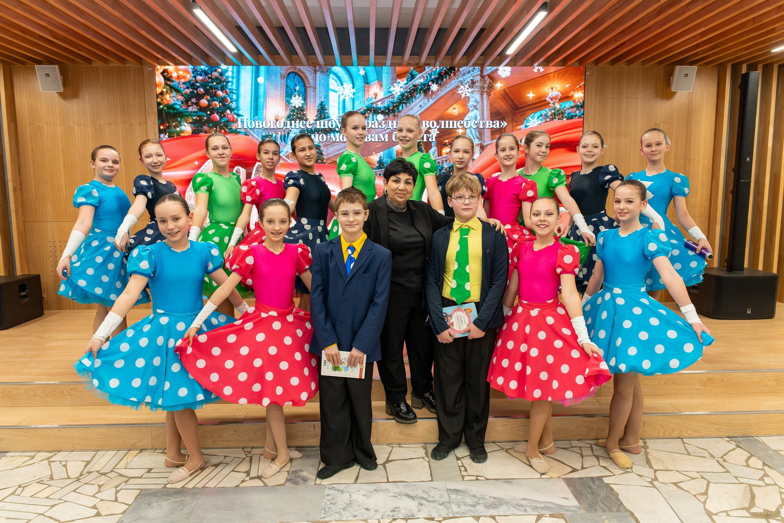 Съёмка новогодних праздников, елки для детей и родителей. «Студия DRONAVT`s» — видеосъёмка и фотография г. Москва