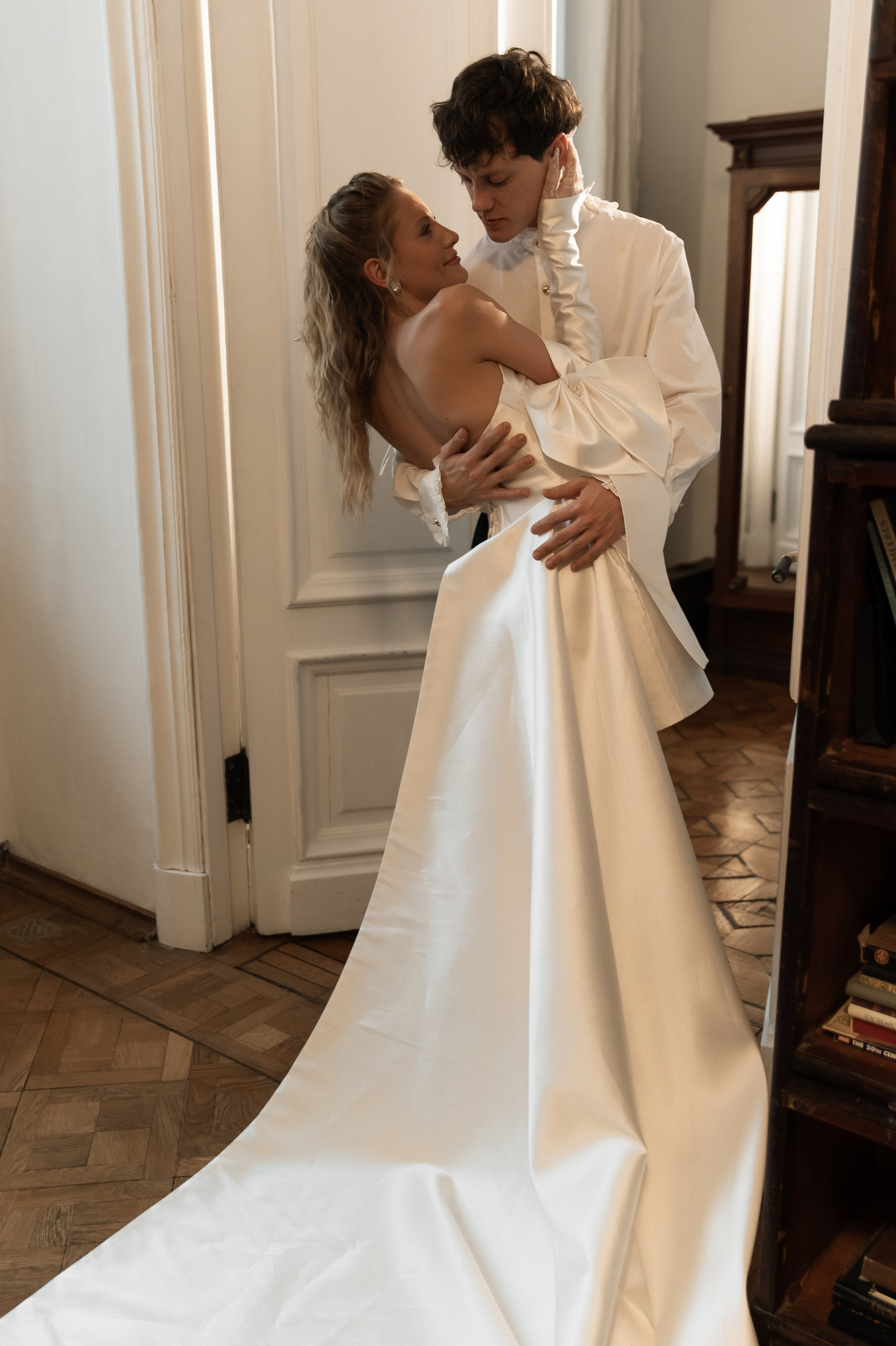 Свадебная съемка в исторической квартире на Чистых прудах. Ярослава Ерина — свадебный фотограф в Москве