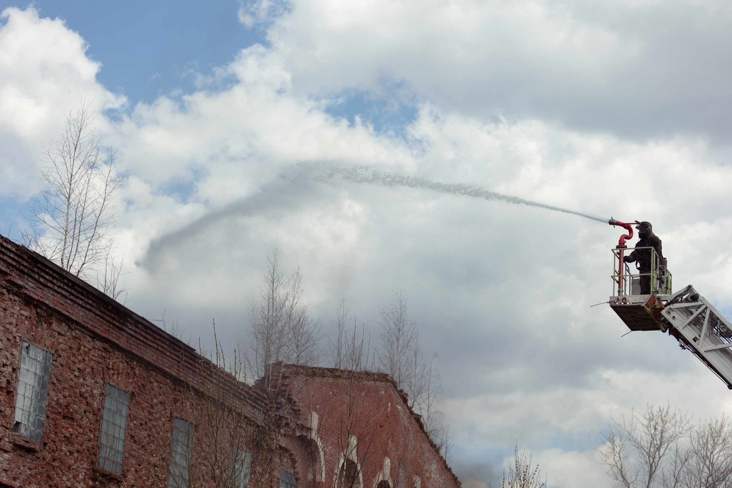 Учения пожарных и спасателей. Фотограф Ирина Астор