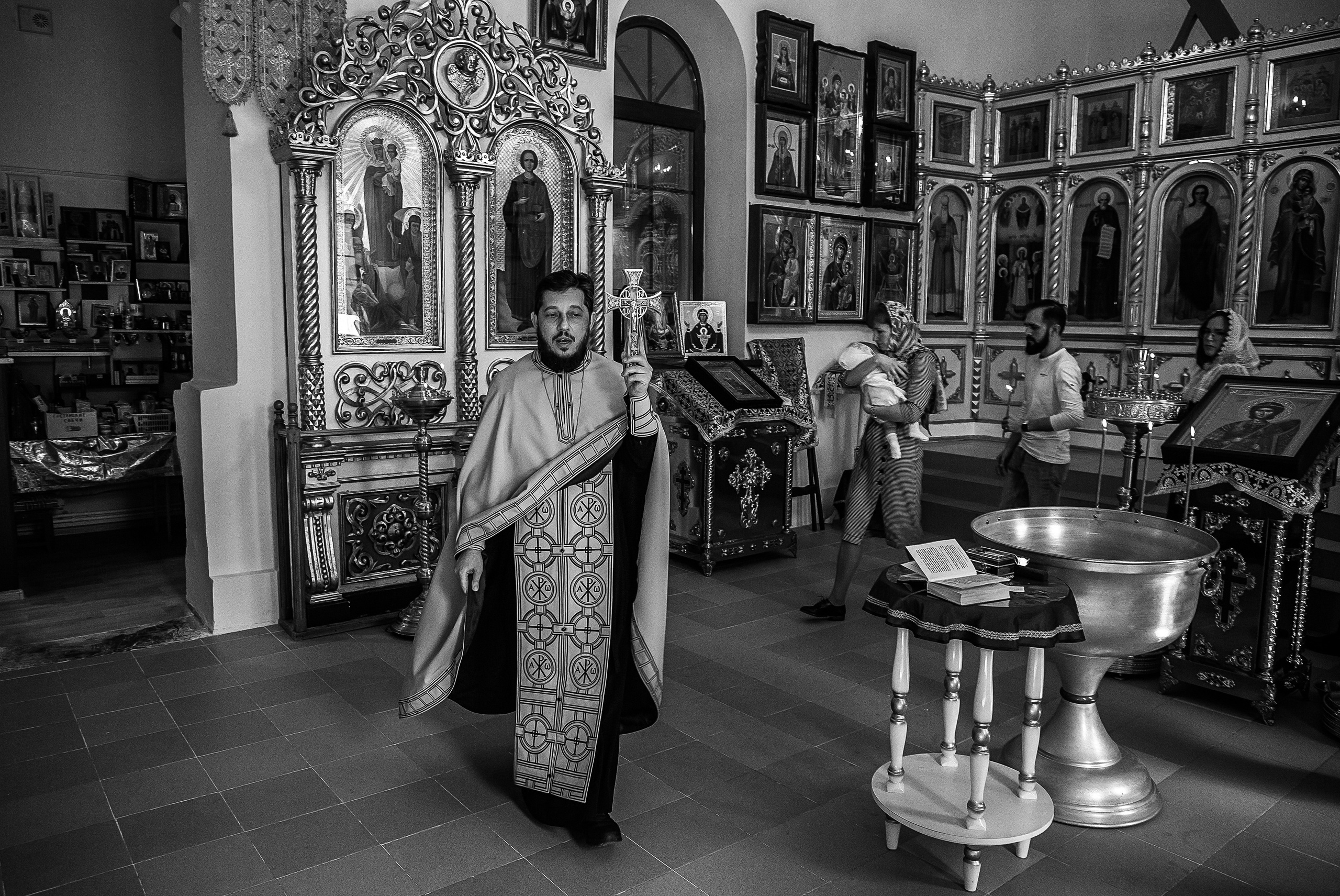 Таинство Крещения Ч/Б. Свадебный и семейный фотограф/видеограф в Краснодаре Наталья Осинская