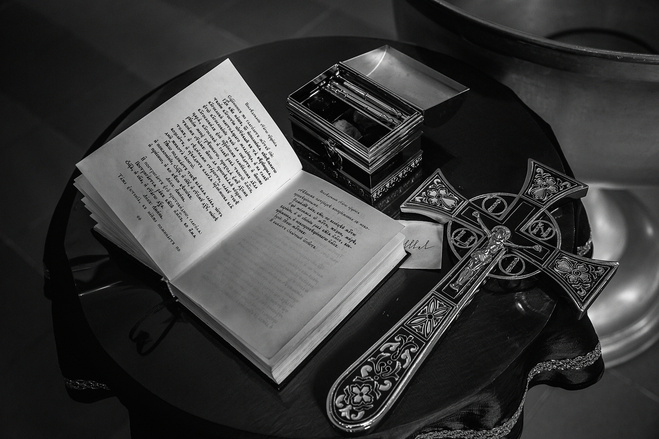 Таинство Крещения Ч/Б. Свадебный и семейный фотограф/видеограф в Краснодаре Наталья Осинская