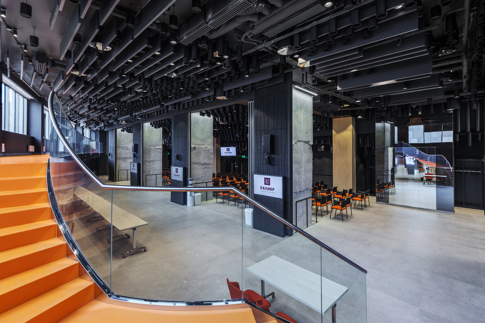 Профессиональная фотосъемка Бизнес Центра для рекламы