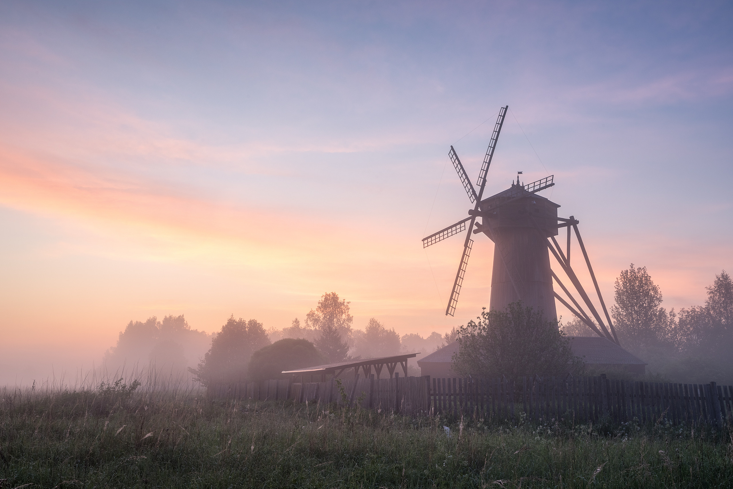 Деревянная мельница возле Новоиерусалимского монастыря