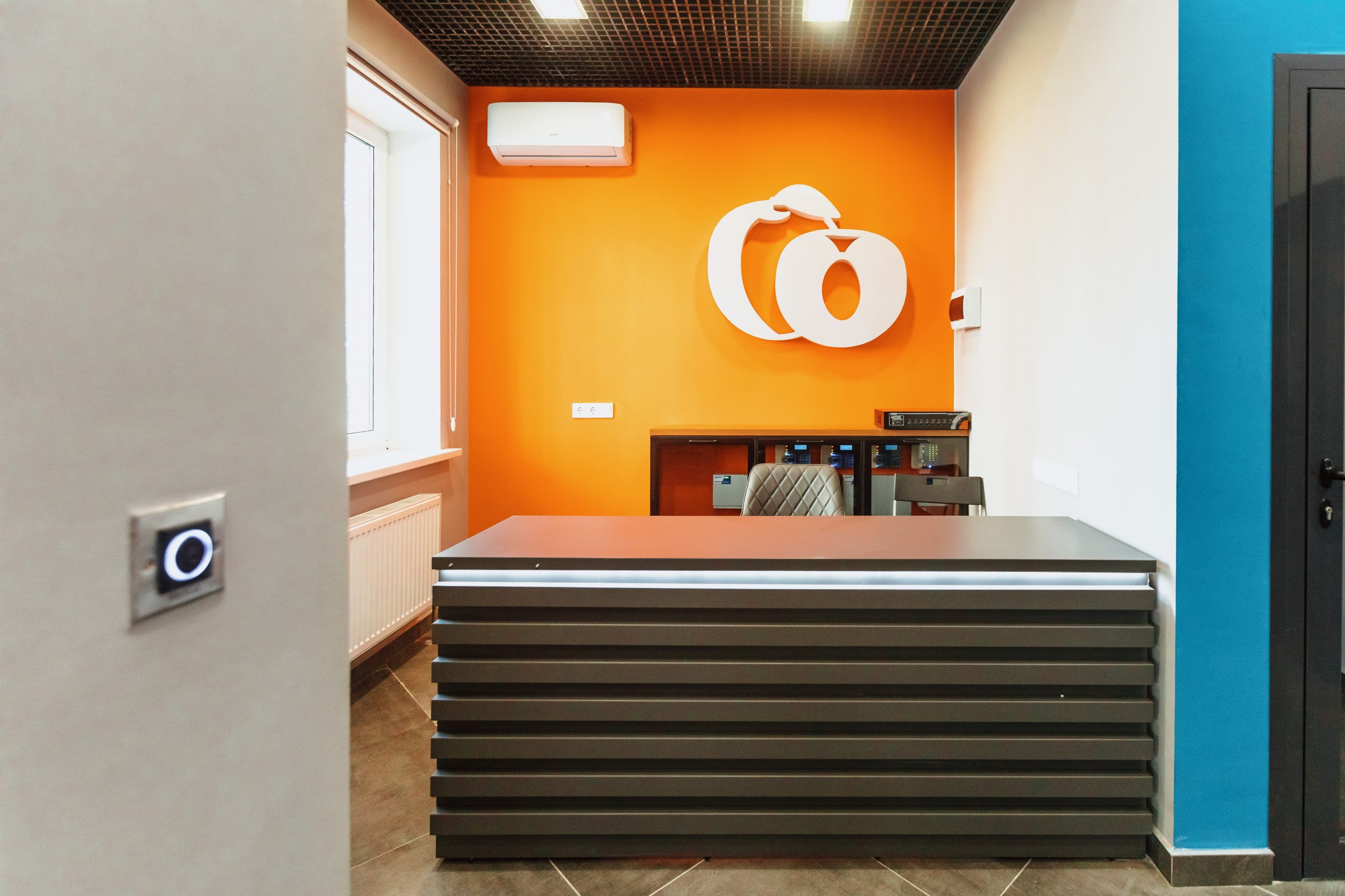 ЖК Абрикосово | Подъезд, холл, этаж здания | ТОЧНО. Фотограф Марина Верятинская | Краснодар