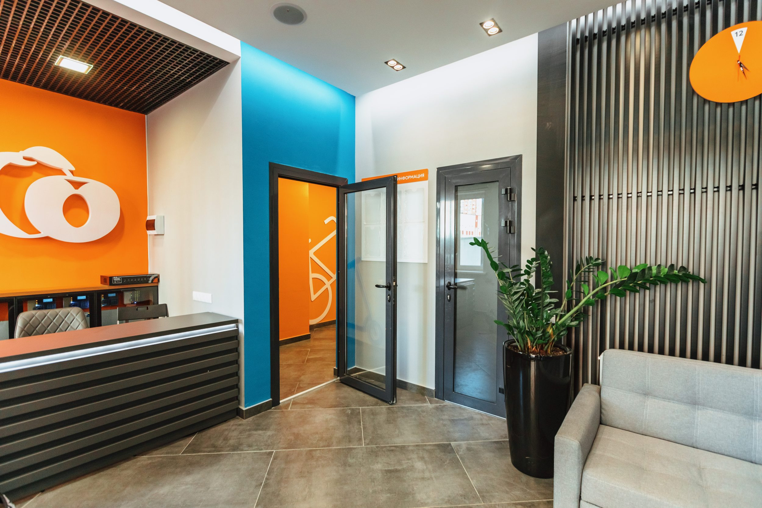 ЖК Абрикосово | Подъезд, холл, этаж здания | ТОЧНО. Фотограф Марина Верятинская | Краснодар
