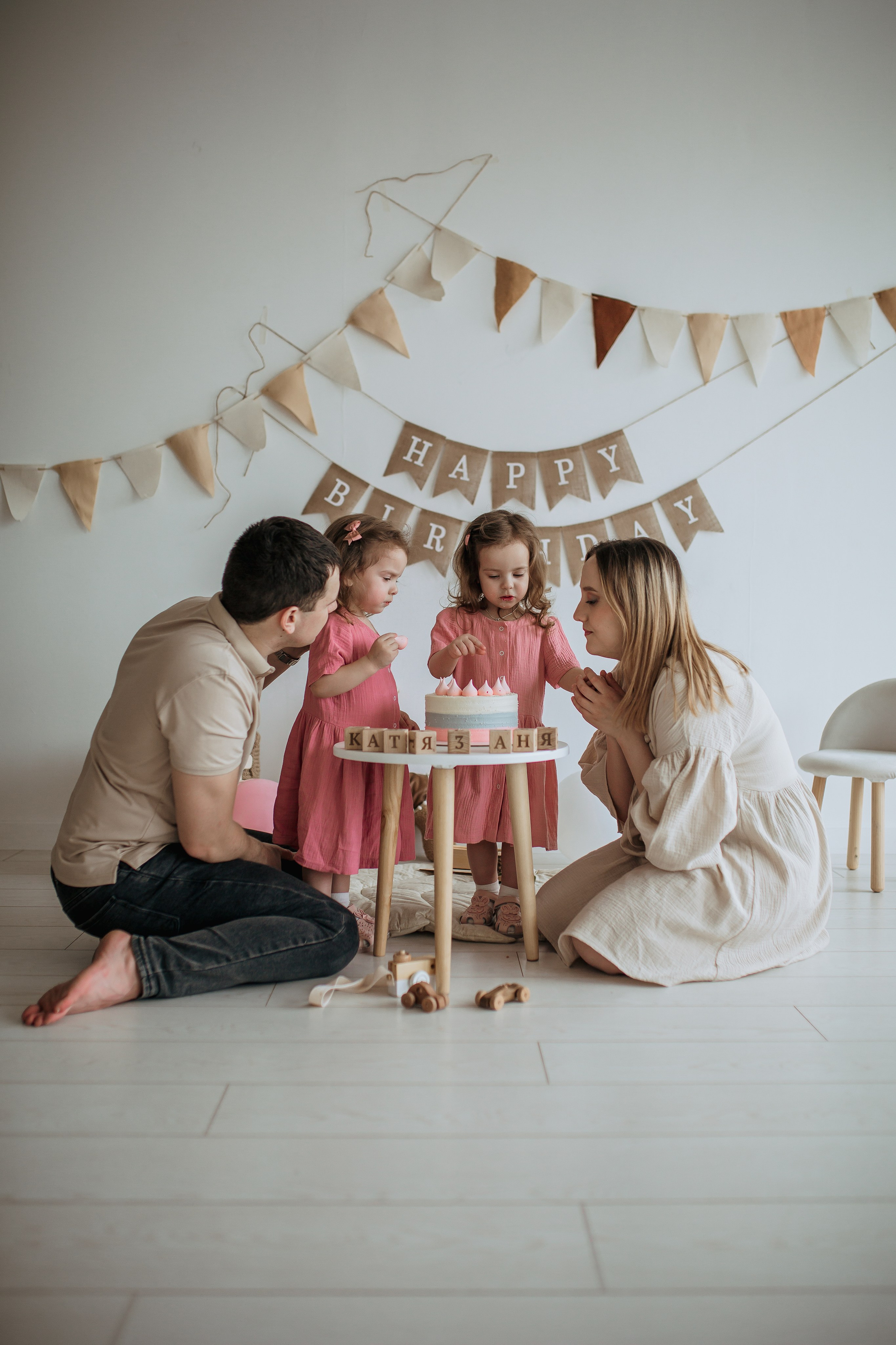 Катя & Аня 3 годика. Семейный и Свадебный фотограф в Санкт-Петербурге Плохая Екатерина