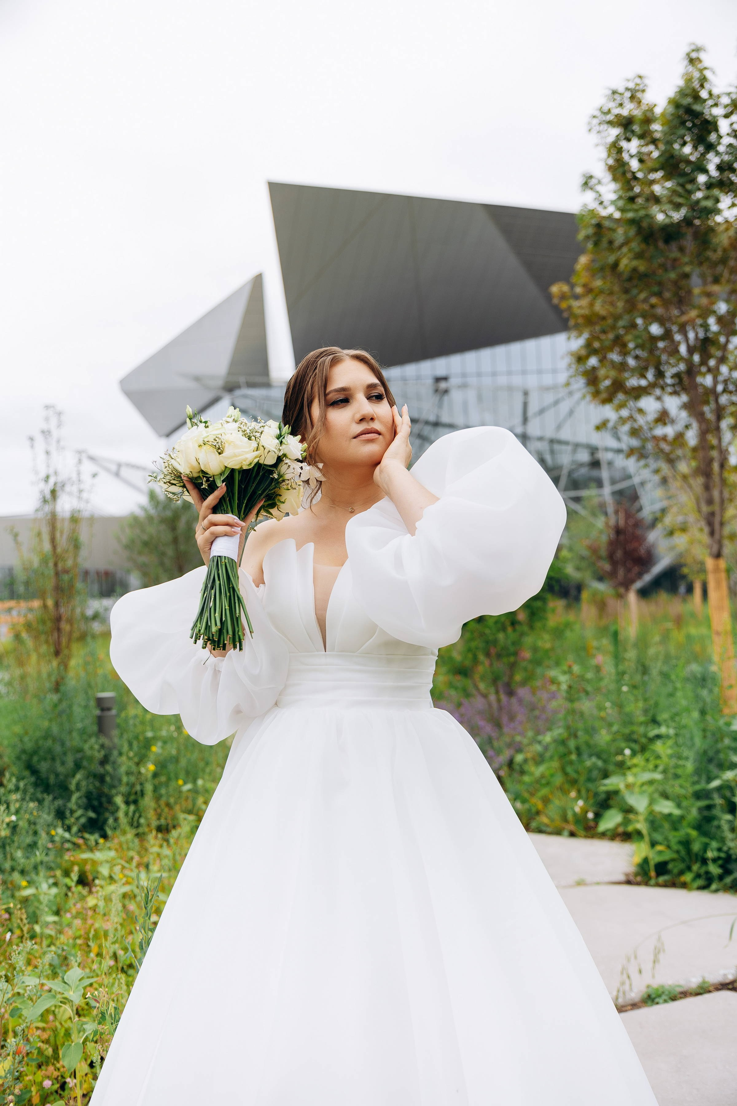 свадебная фотосессия у нового театра Камала Казань, свадебный фотограф Казань