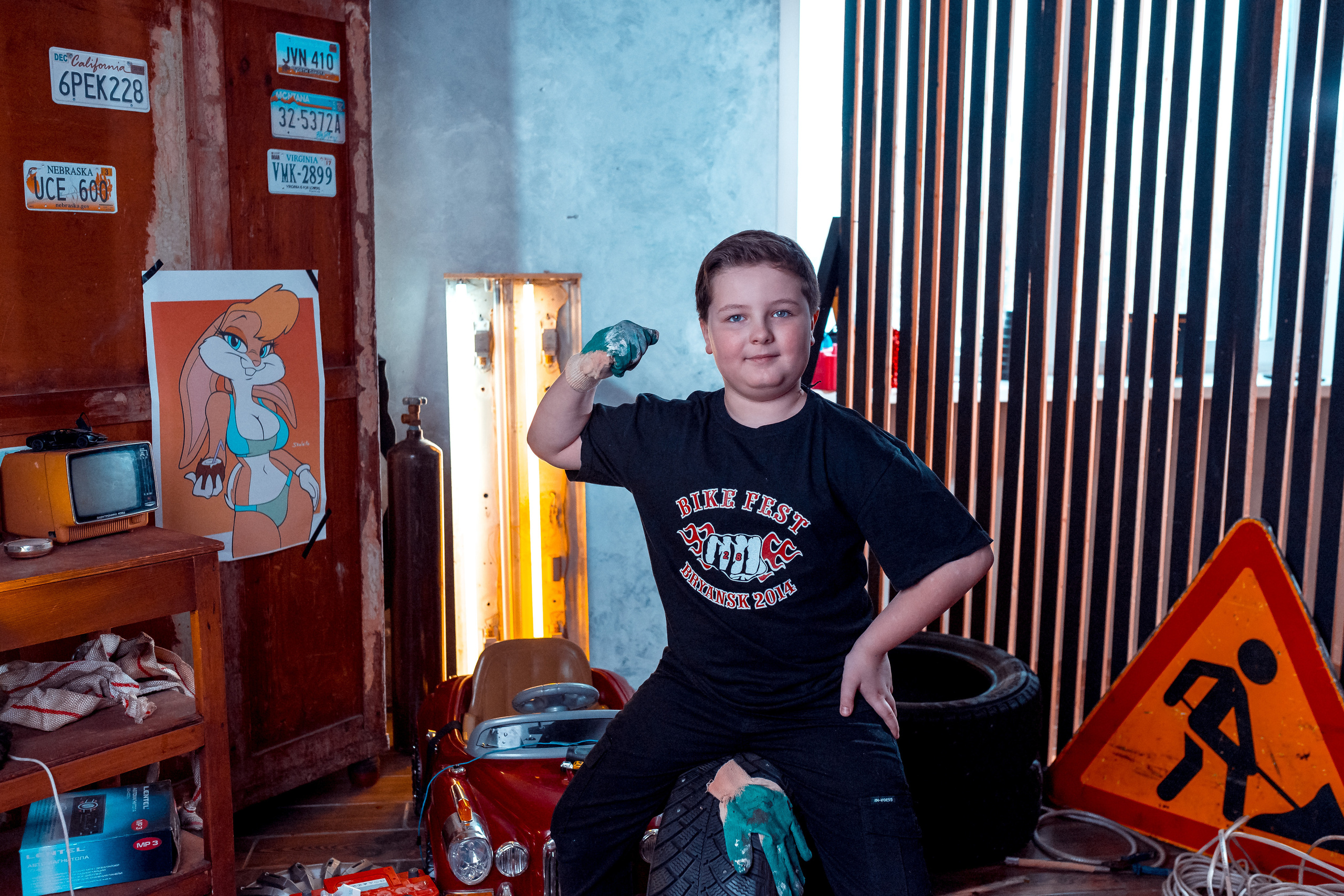 Гараж. Женский фотограф Крещение Венчание Москва Брянск