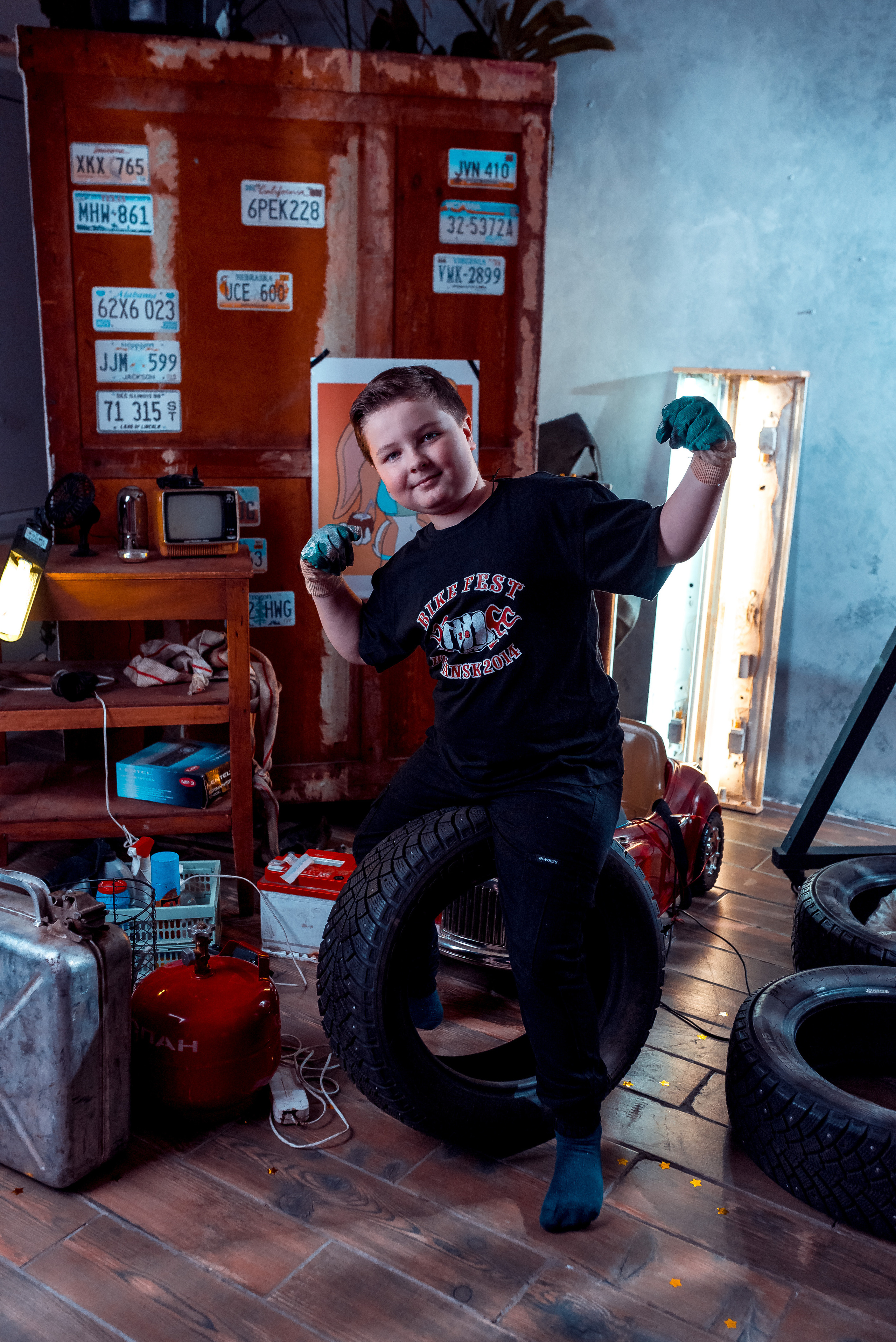 Гараж. Женский фотограф Крещение Венчание Москва Брянск