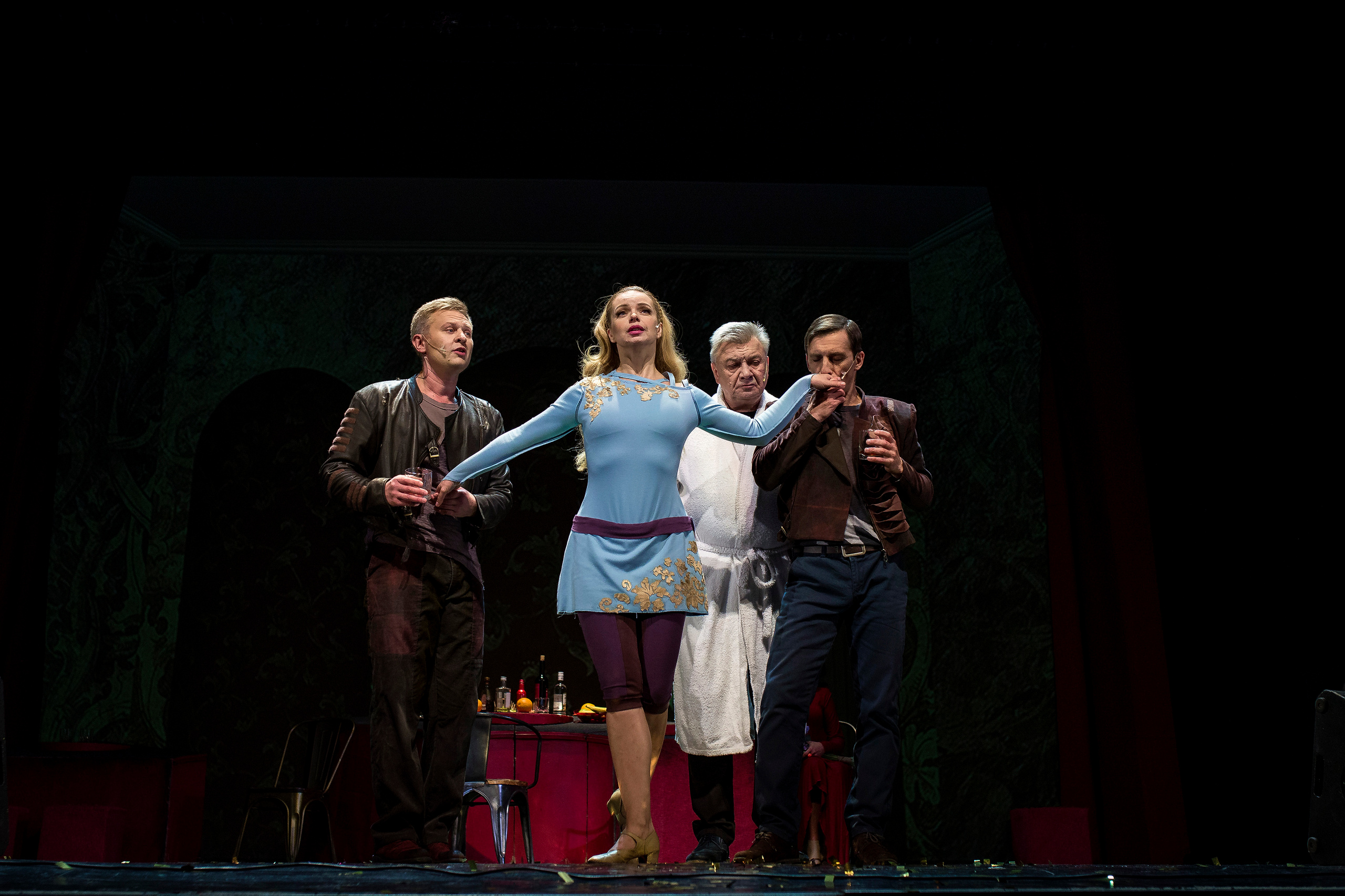 Спектакль Спасти рядового Гамлета. Женский фотограф Крещение Венчание Москва Брянск