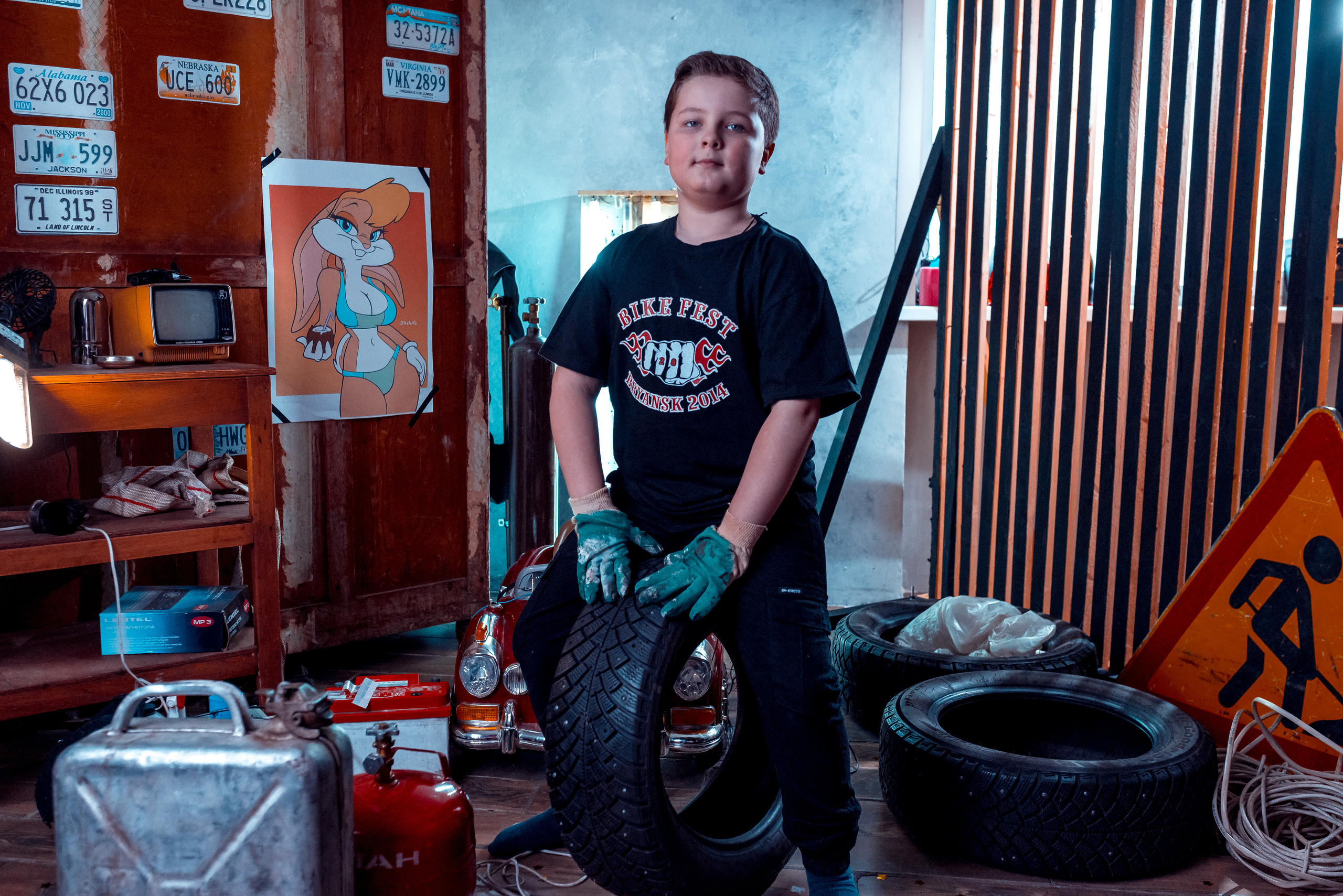 Гараж. Женский фотограф Крещение Венчание Москва Брянск