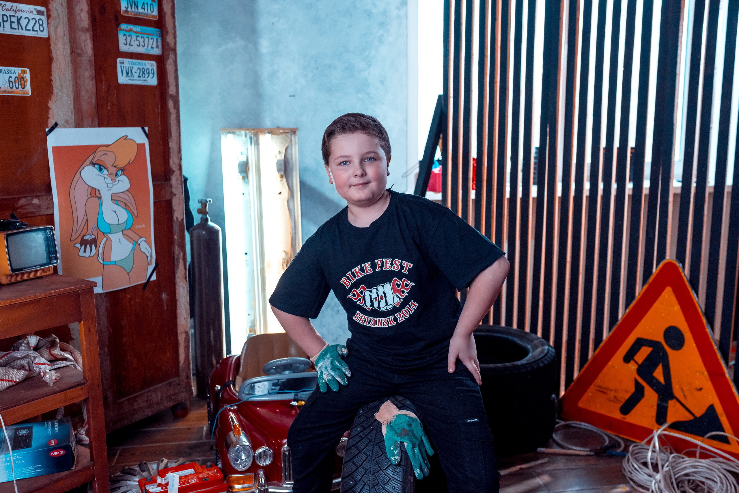 Гараж. Женский фотограф Крещение Венчание Москва Брянск