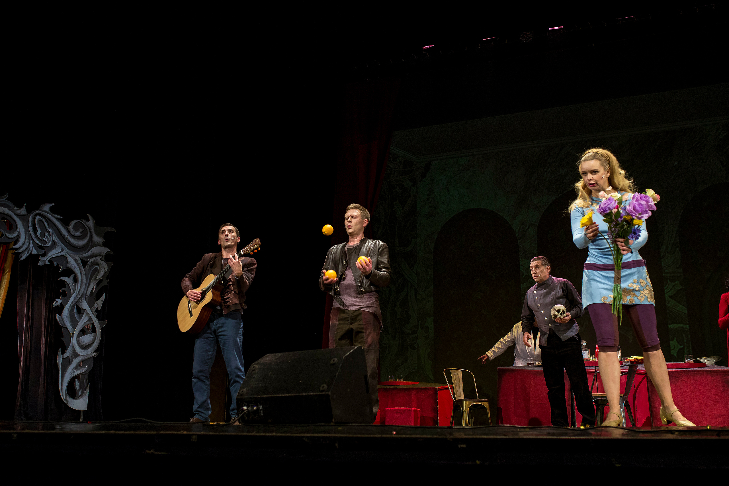 Спектакль Спасти рядового Гамлета. Женский фотограф Крещение Венчание Москва Брянск