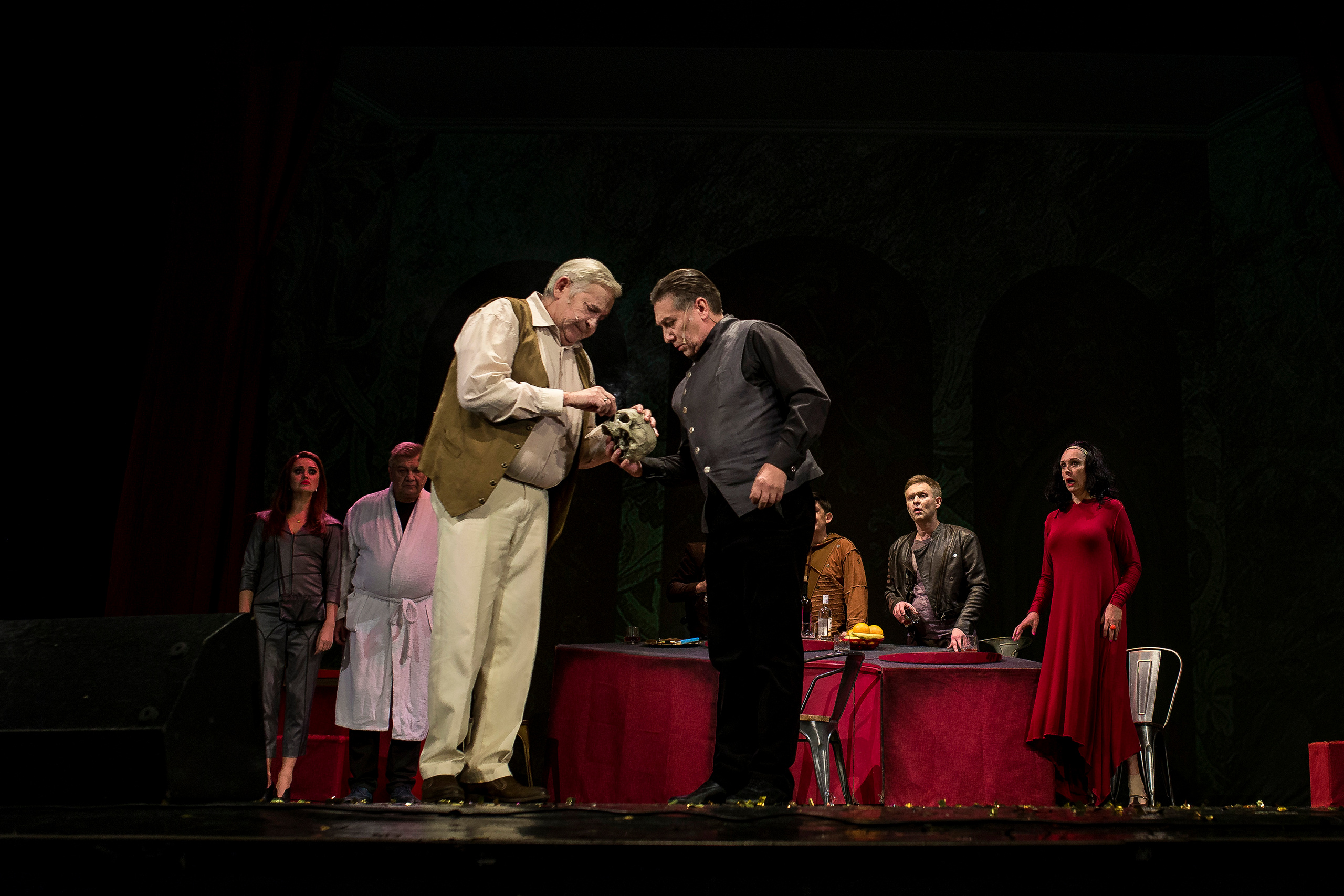 Спектакль Спасти рядового Гамлета. Женский фотограф Крещение Венчание Москва Брянск