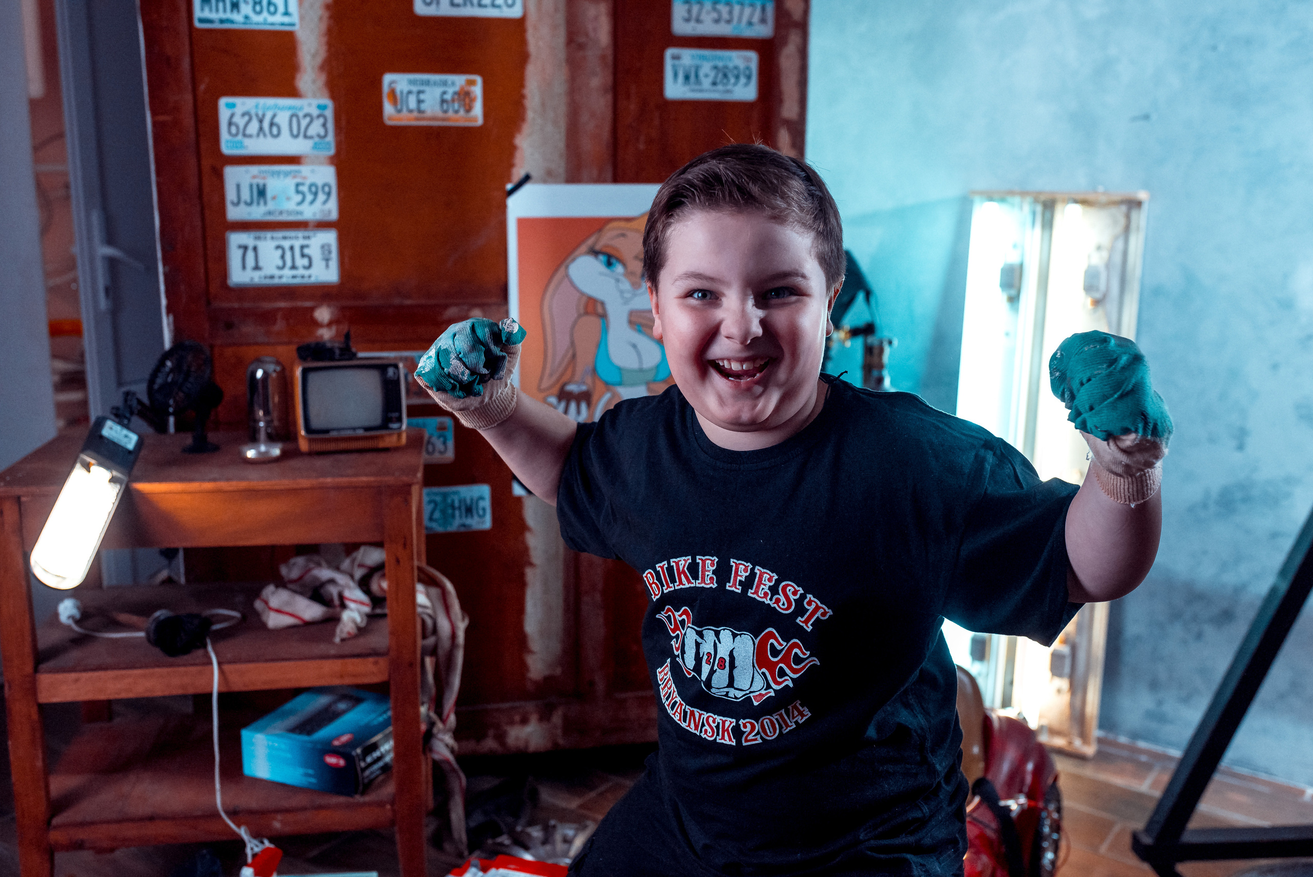 Гараж. Женский фотограф Крещение Венчание Москва Брянск