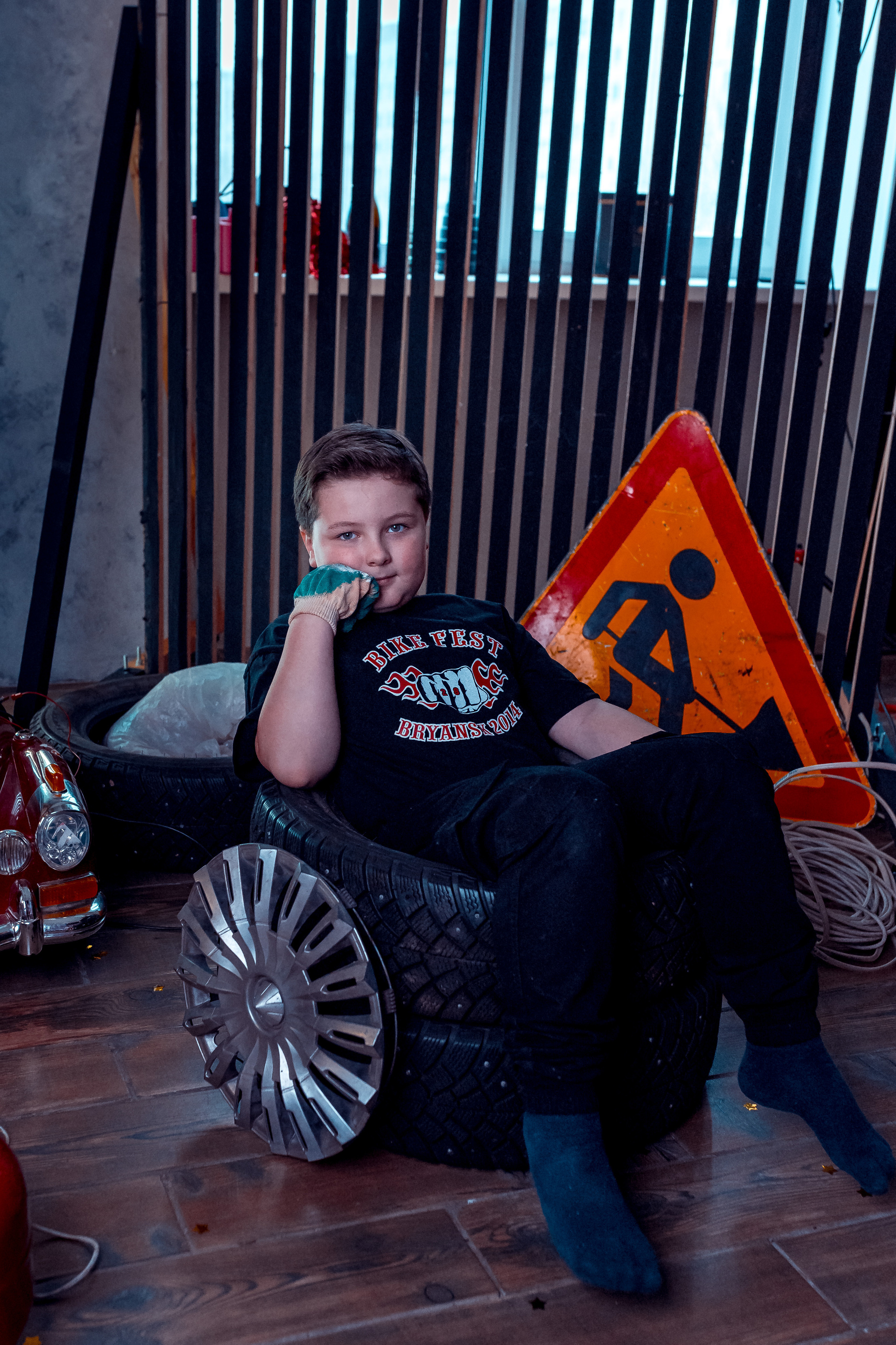 Гараж. Женский фотограф Крещение Венчание Москва Брянск