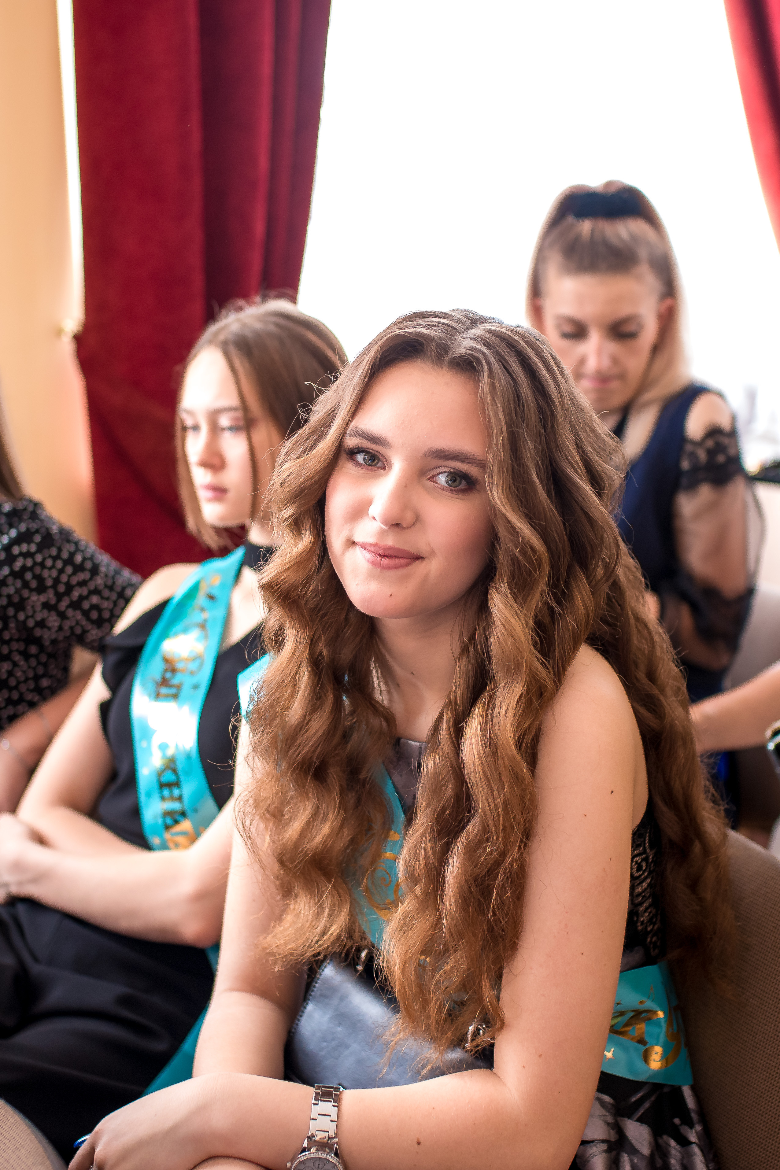 Выпускной- индивидуальная. Женский фотограф Крещение Венчание Москва Брянск