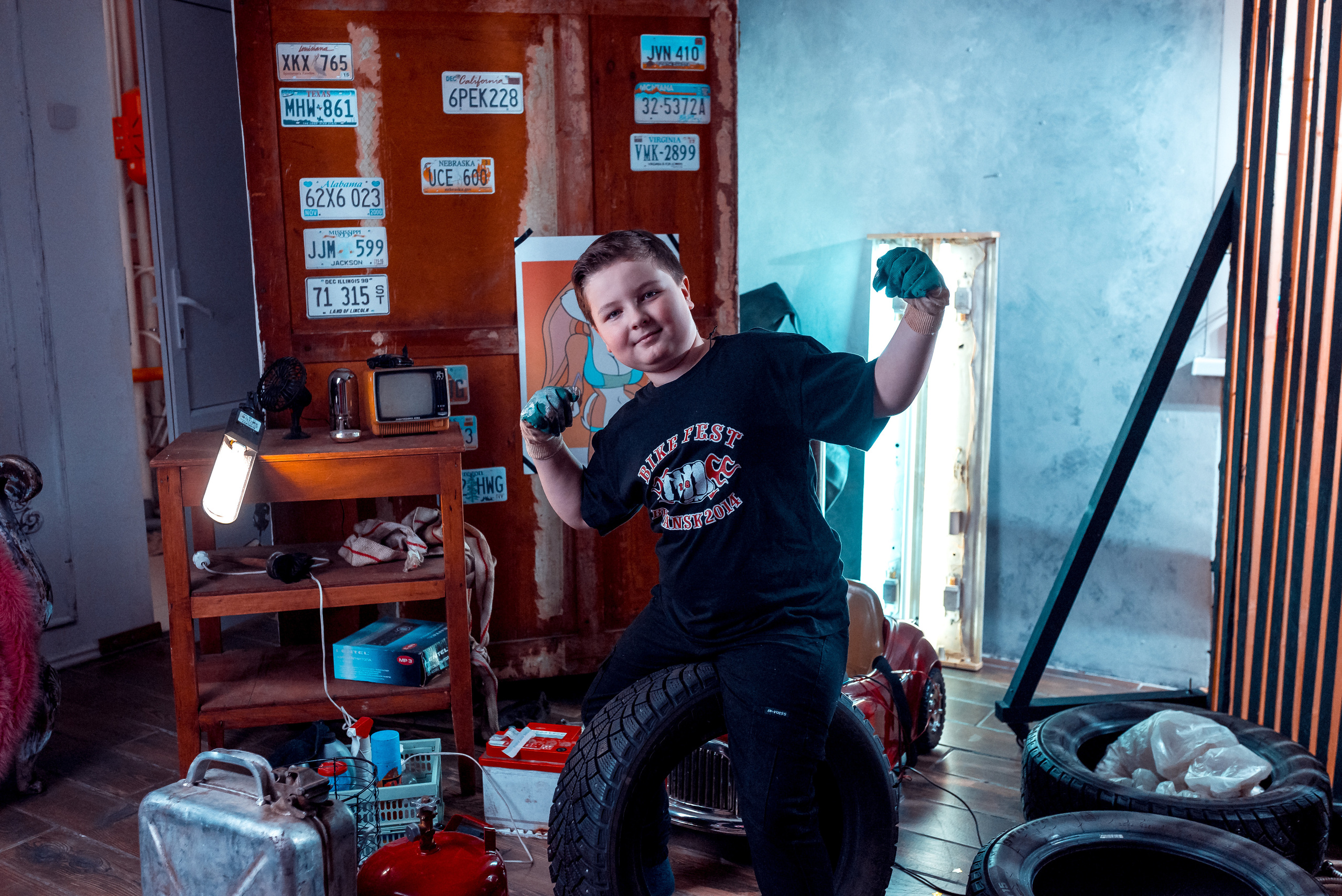 Гараж. Женский фотограф Крещение Венчание Москва Брянск