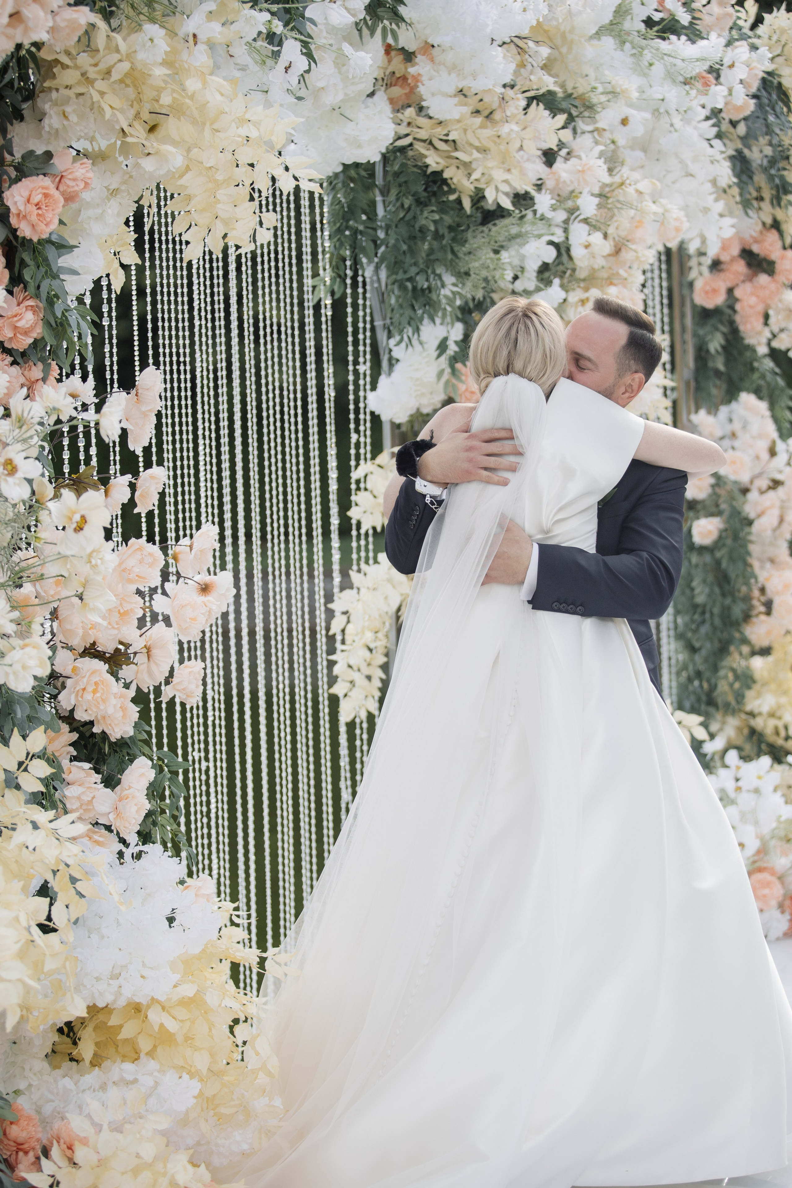 Свадебные серии — портфолио Эдуарда Смирнова | Живые эмоции и стильные кадры. Свадебный фотограф в Нижнем Новгороде — Эдуард Смирнов