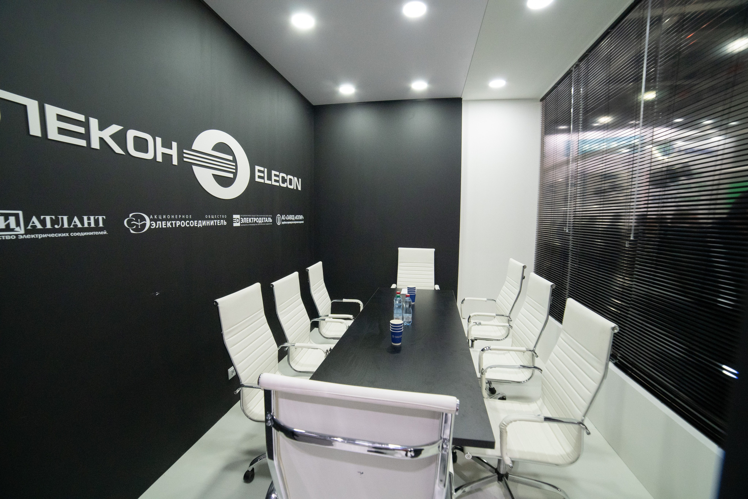 Выставочные стенды. Профессиональный портретный фотограф в Москве Владимир Глаголев