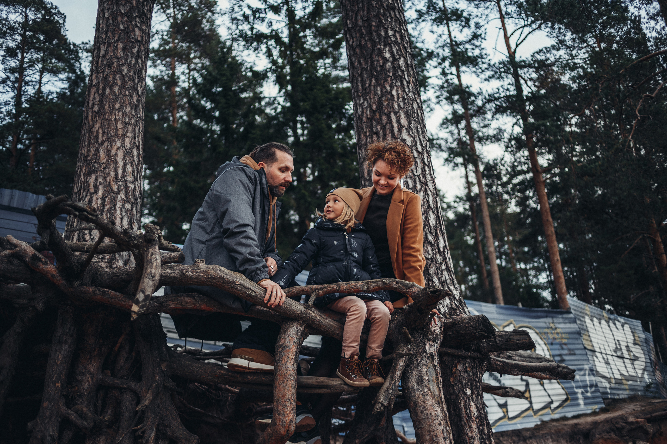 И слышатся шаги ходульных сосен. Фотограф в Санкт-Петербурге Вера Сивенкова