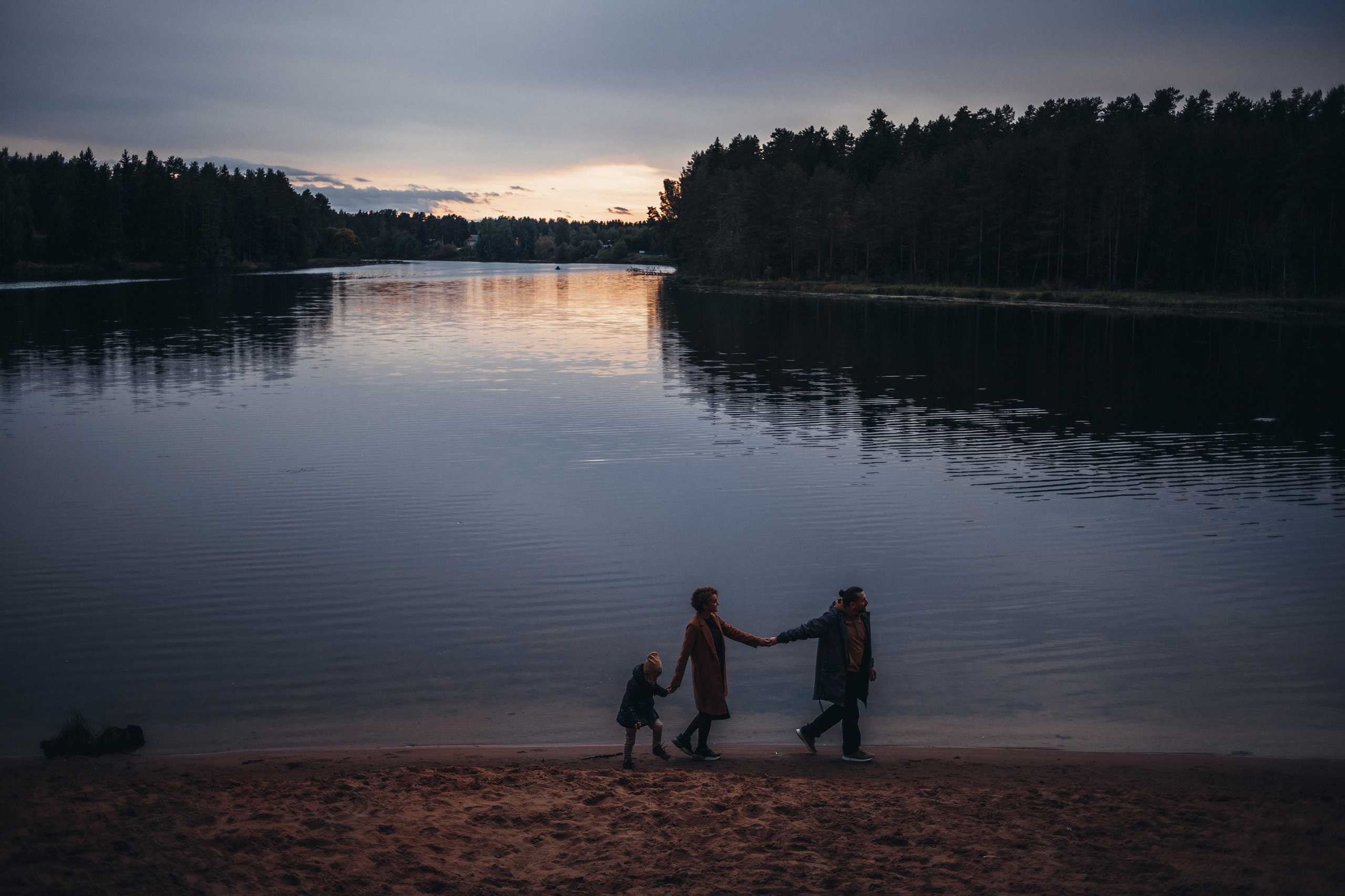 И слышатся шаги ходульных сосен. Фотограф в Санкт-Петербурге Вера Сивенкова