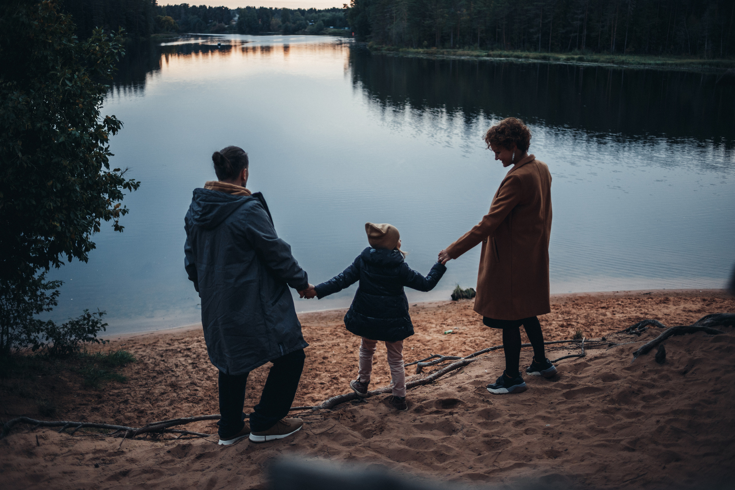 И слышатся шаги ходульных сосен. Фотограф в Санкт-Петербурге Вера Сивенкова