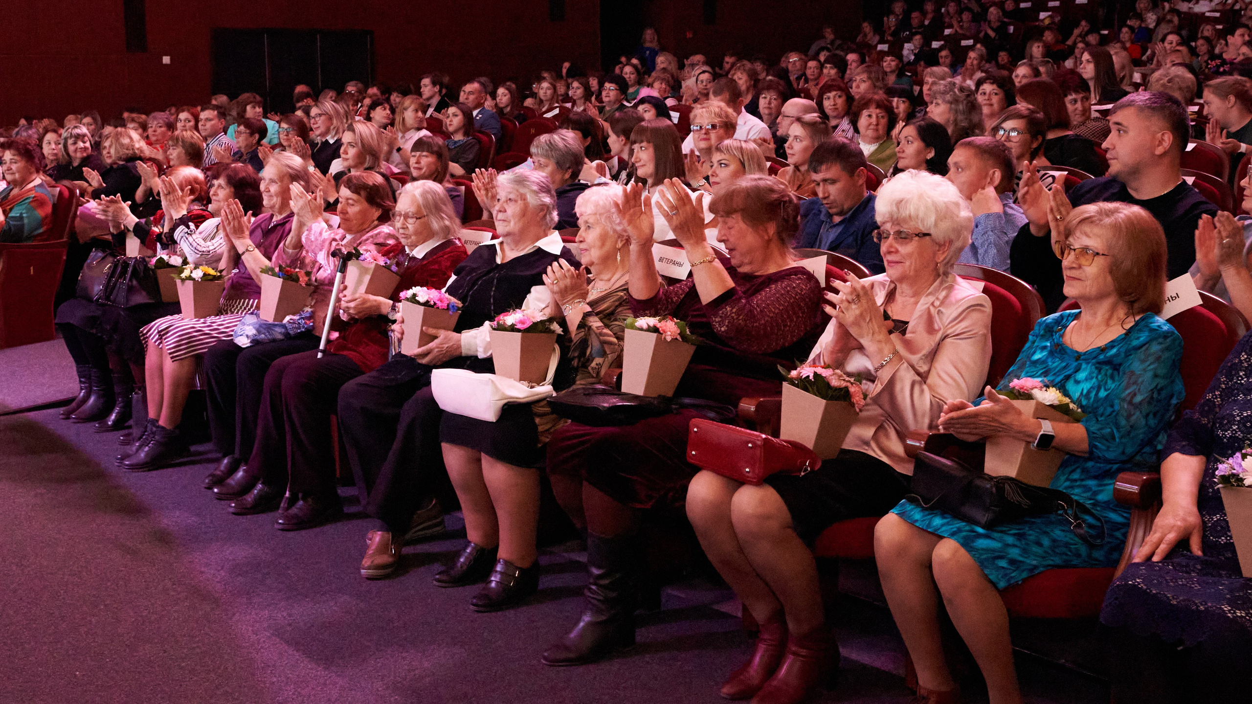 День учителя 2022. [fXph] Фотограф Масликов Илья. Съёмка мероприятий в Ленинске-Кузнецком