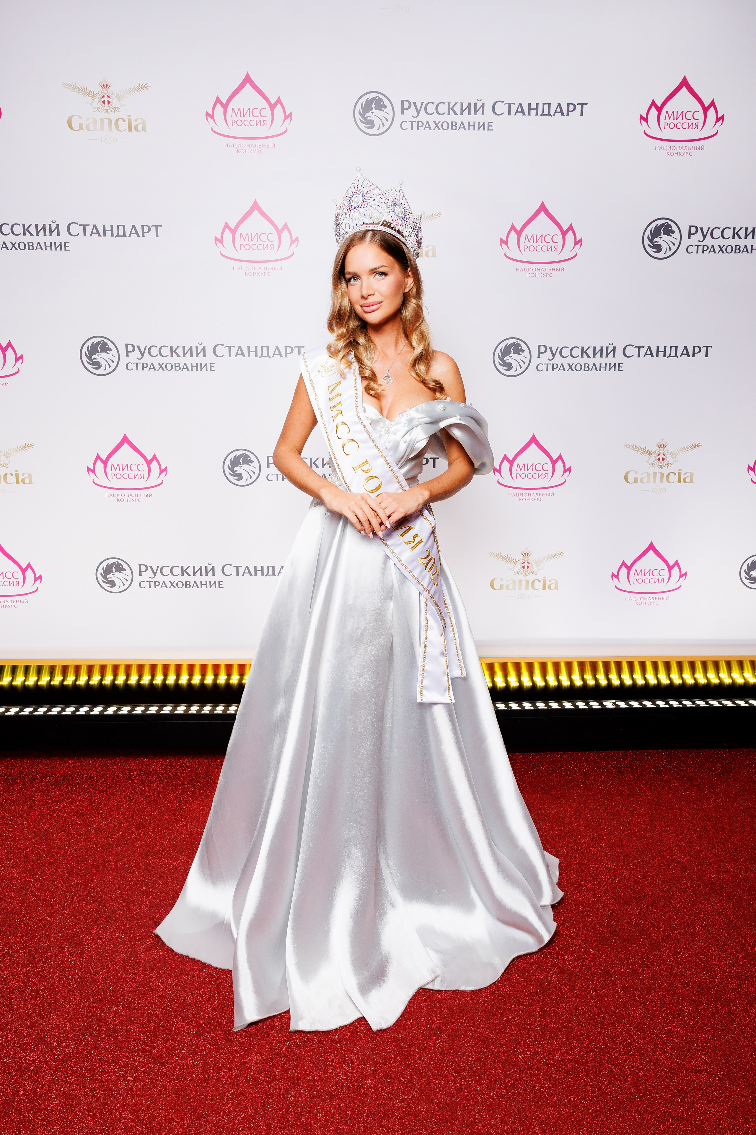Красная дорожка конкурса красоты Мисс Россия 2025 — фотоотчет от Евгения Новикова. Репортажный фотограф в Москве Евгений Новиков