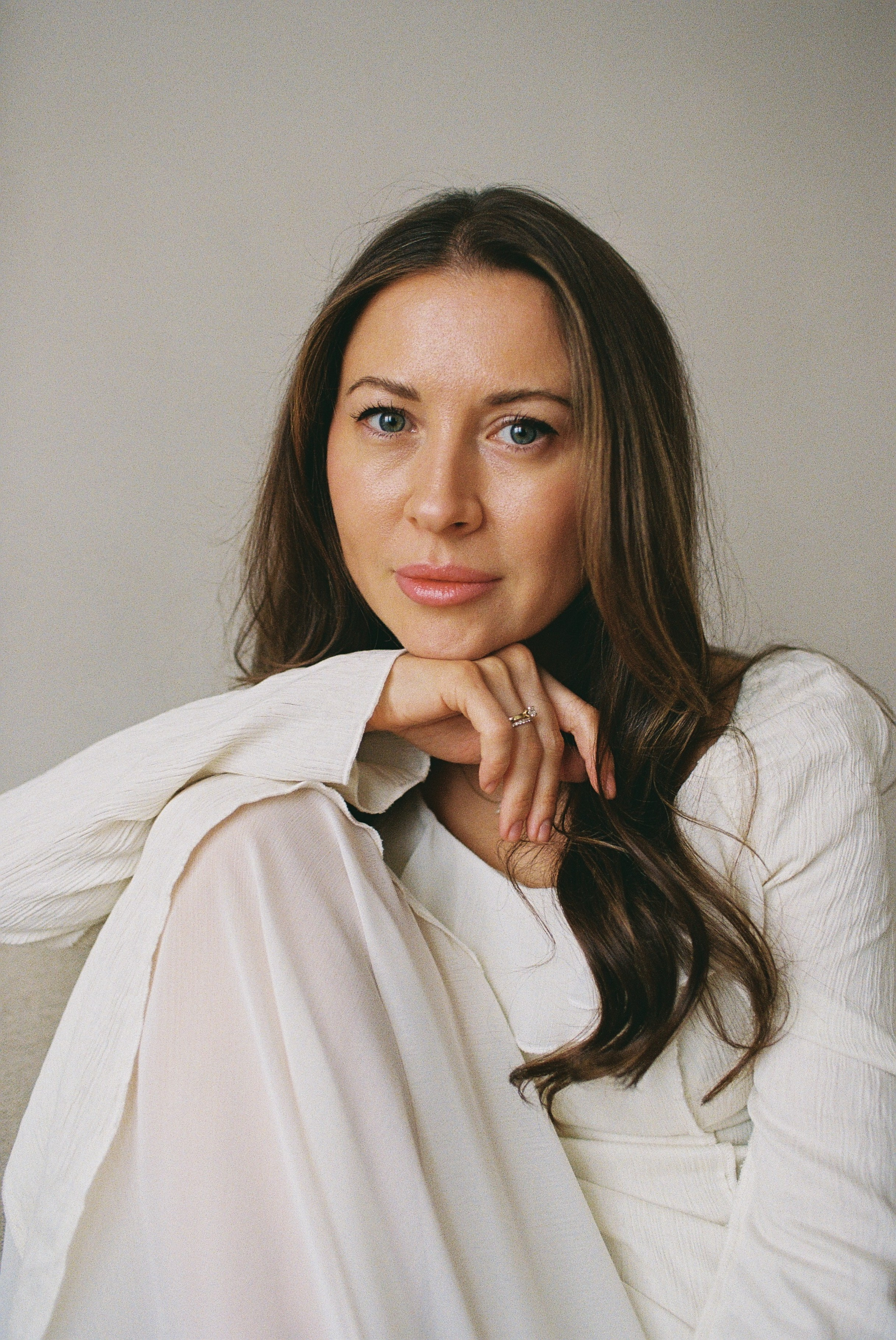 Лиза пленка белая. Семейный фотограф в Москве Алевтина Носова