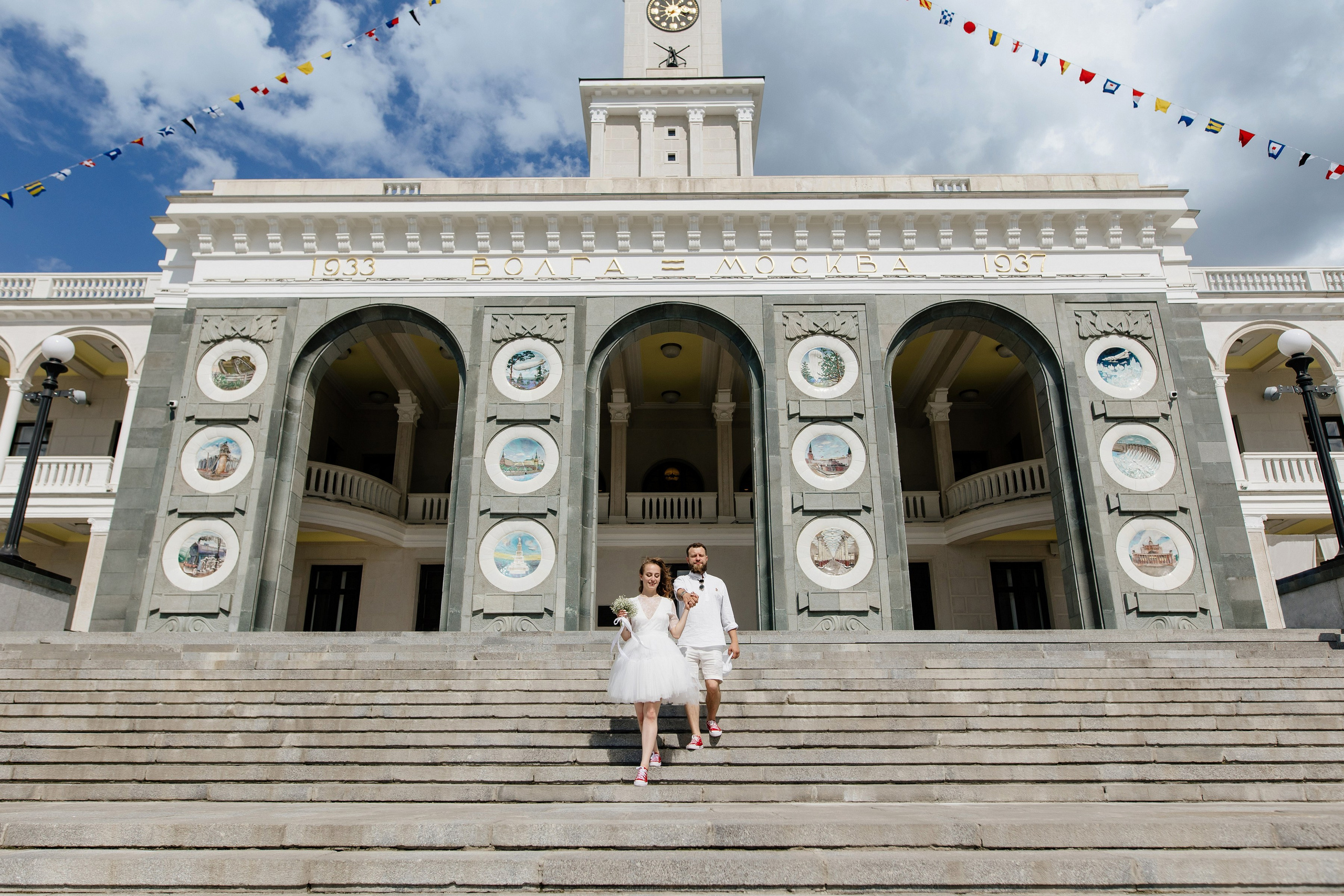 Свадьба на стадионе Спартак Лукойл Арена, свадьба на Северном речном вокзале, свадьба в метро, новые адреса счастья. Свадебный и семейный фотограф Екатерина Иванова
