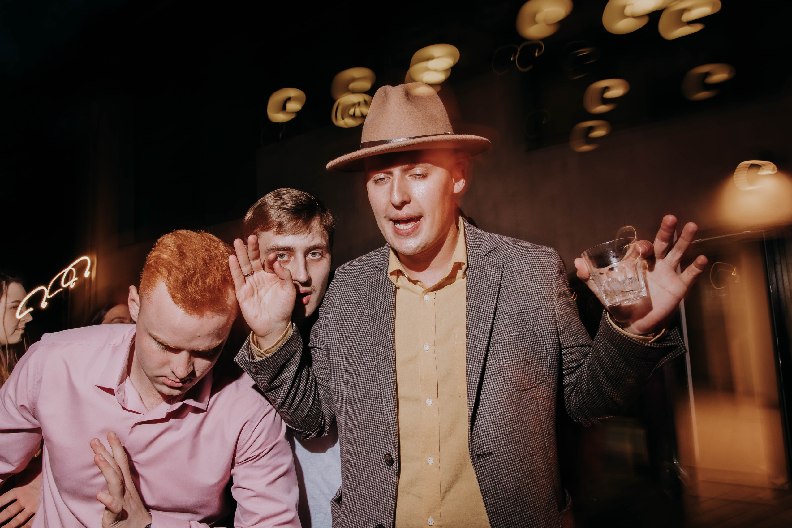 Жаркий тусич. Галерея