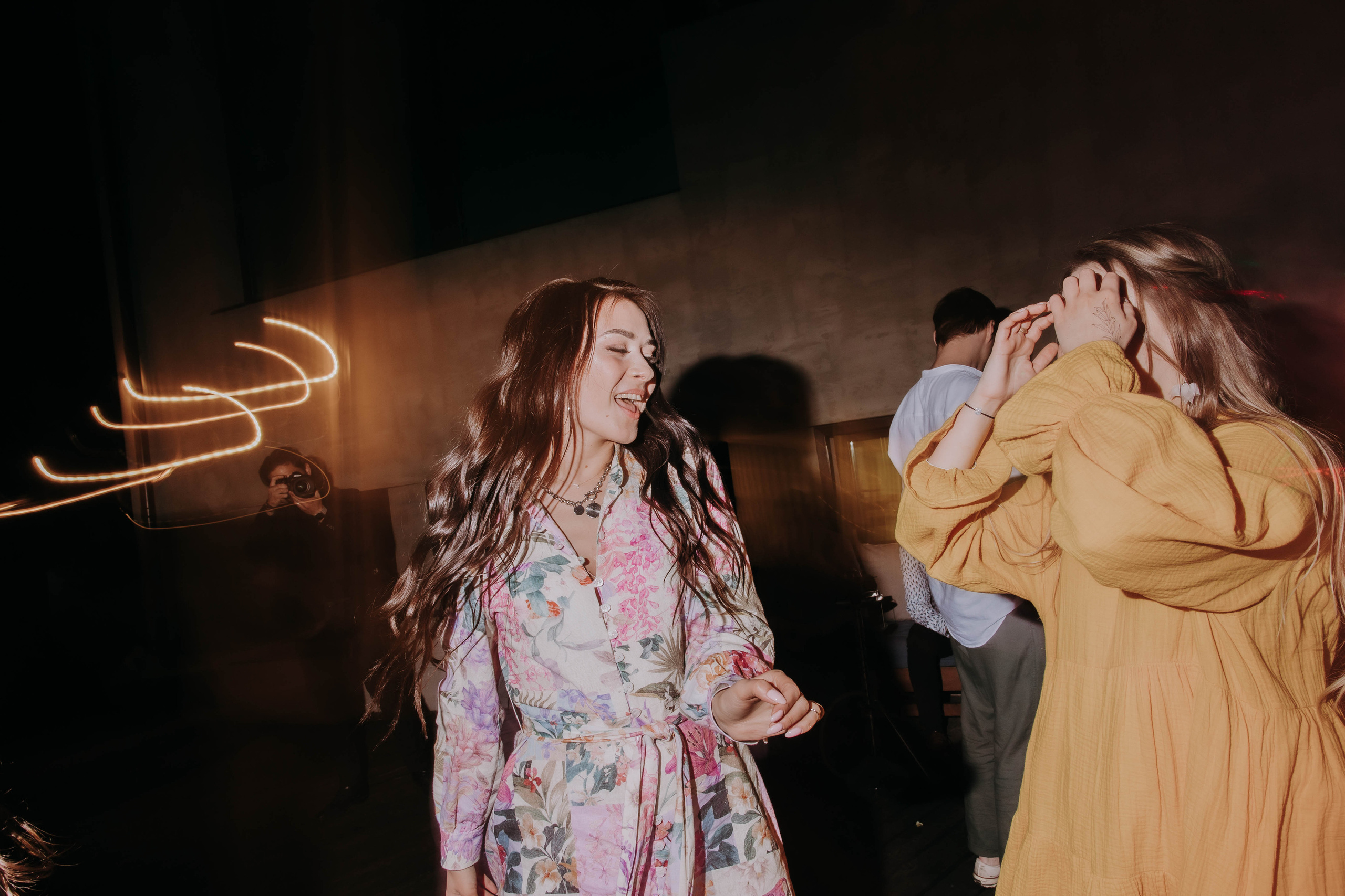 Жаркий тусич. Галерея