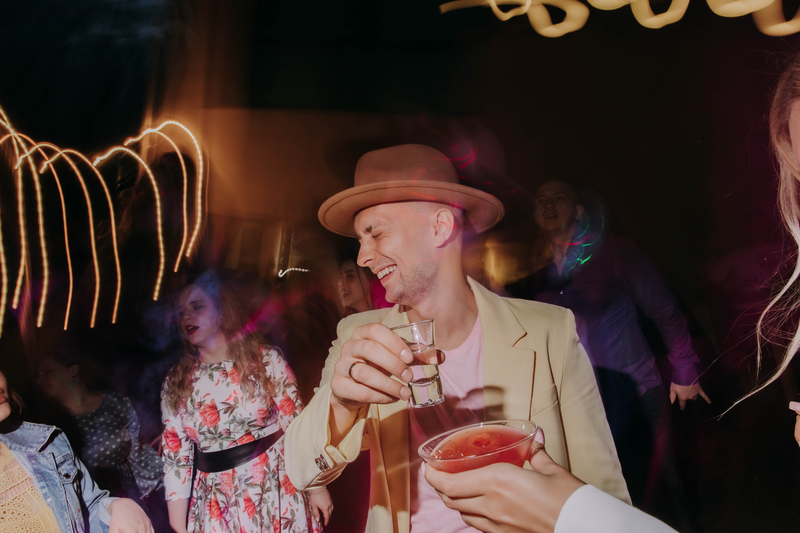 Жаркий тусич. Галерея