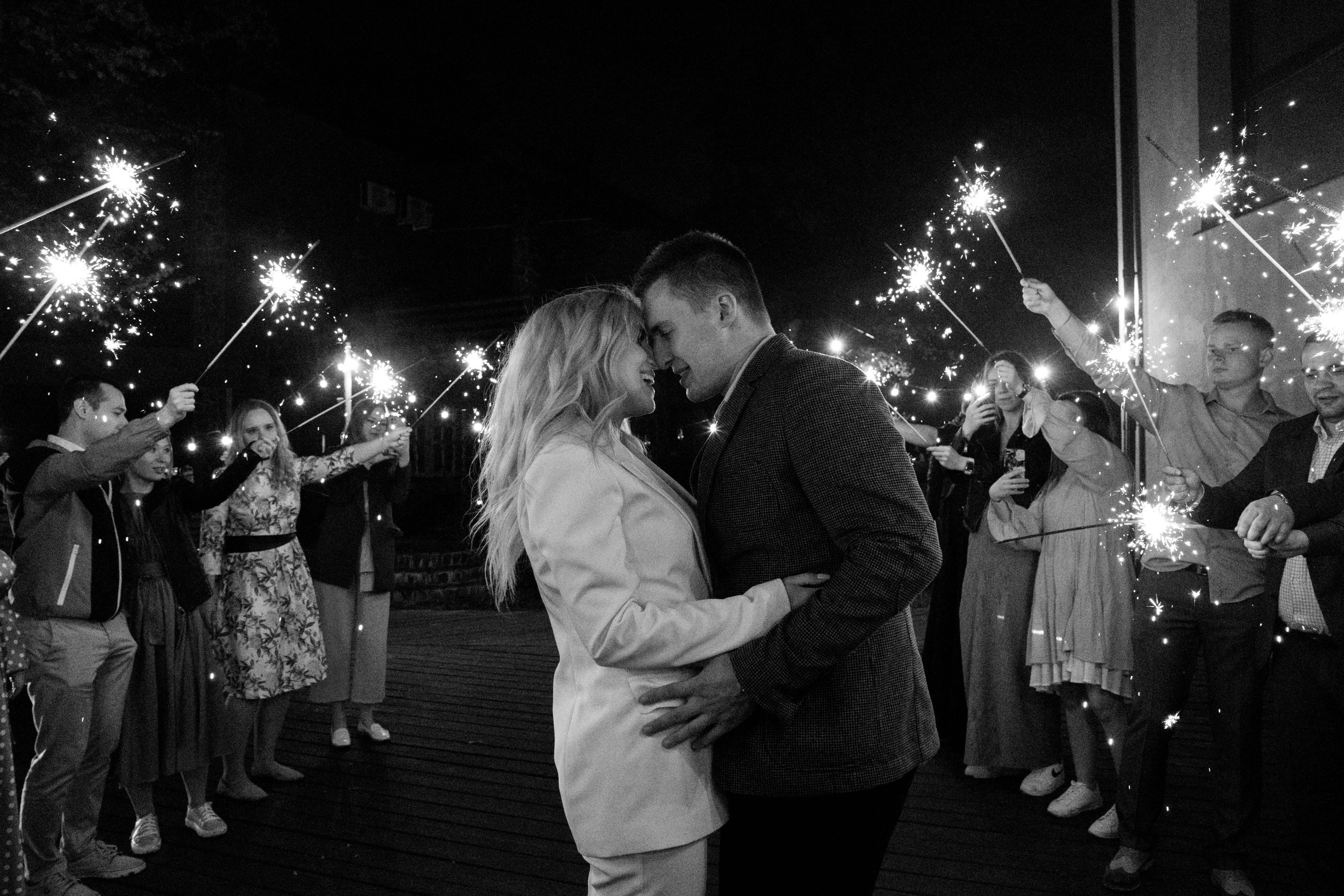 Жаркий тусич. Галерея