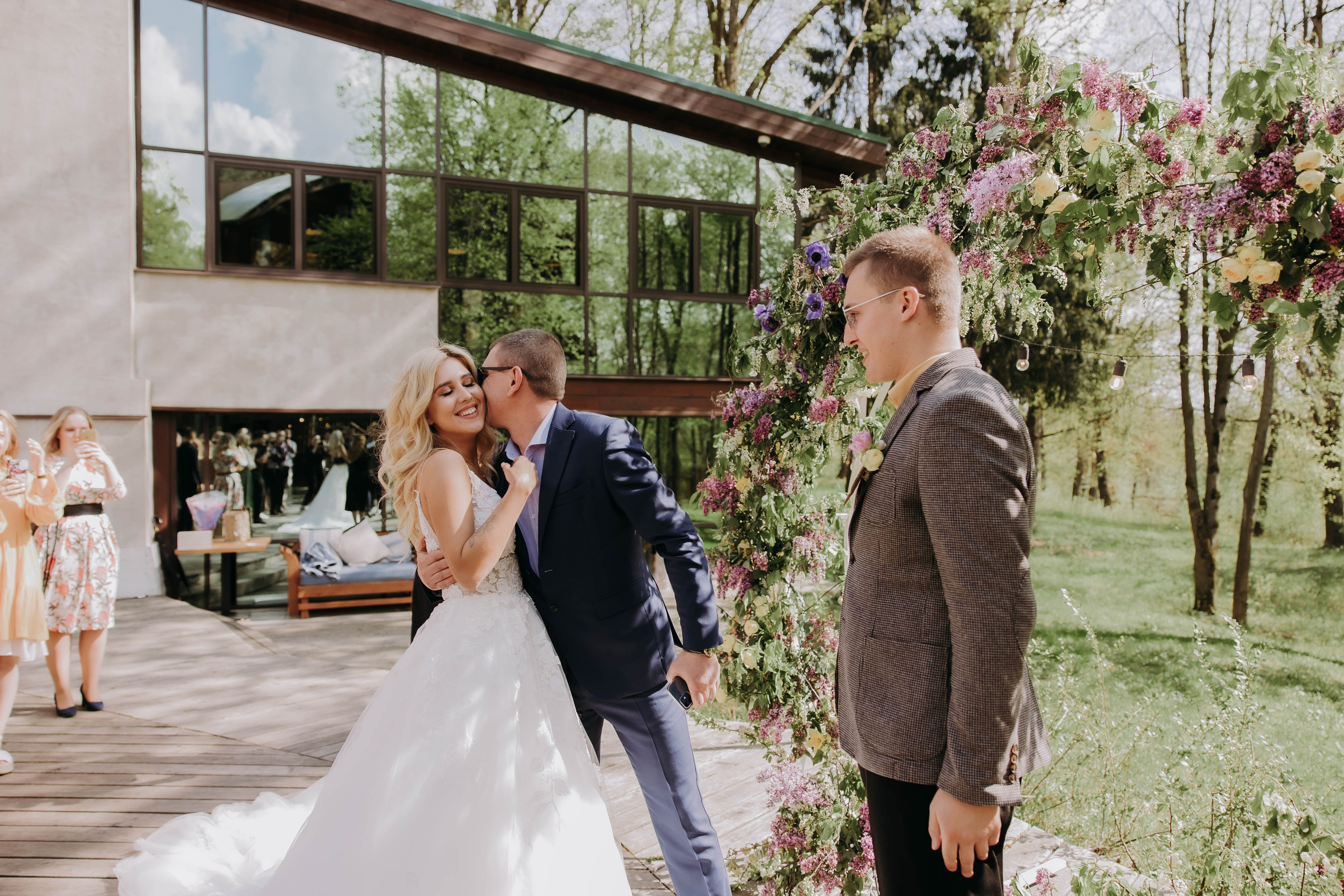 Жаркий тусич. Галерея