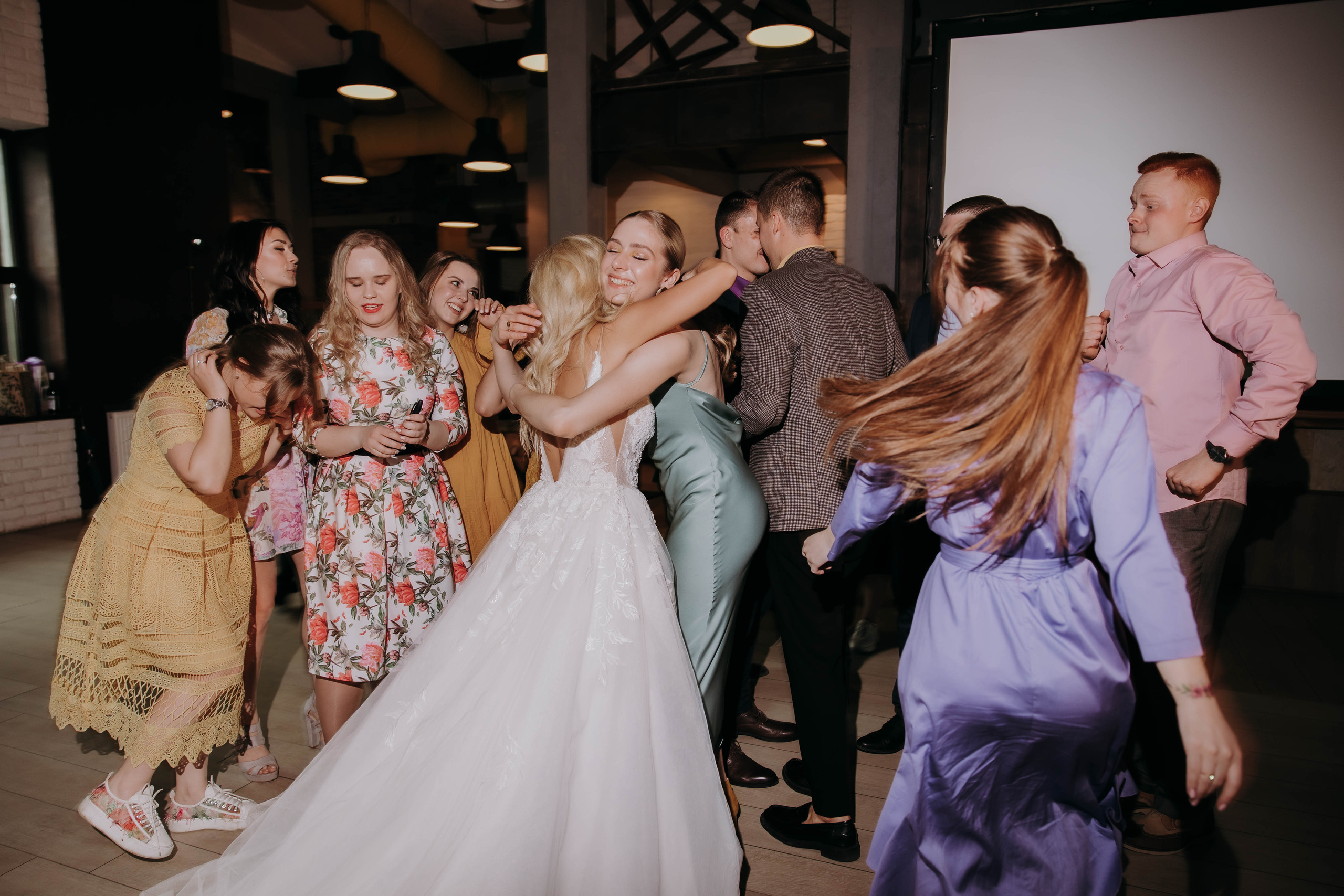 Жаркий тусич. Галерея